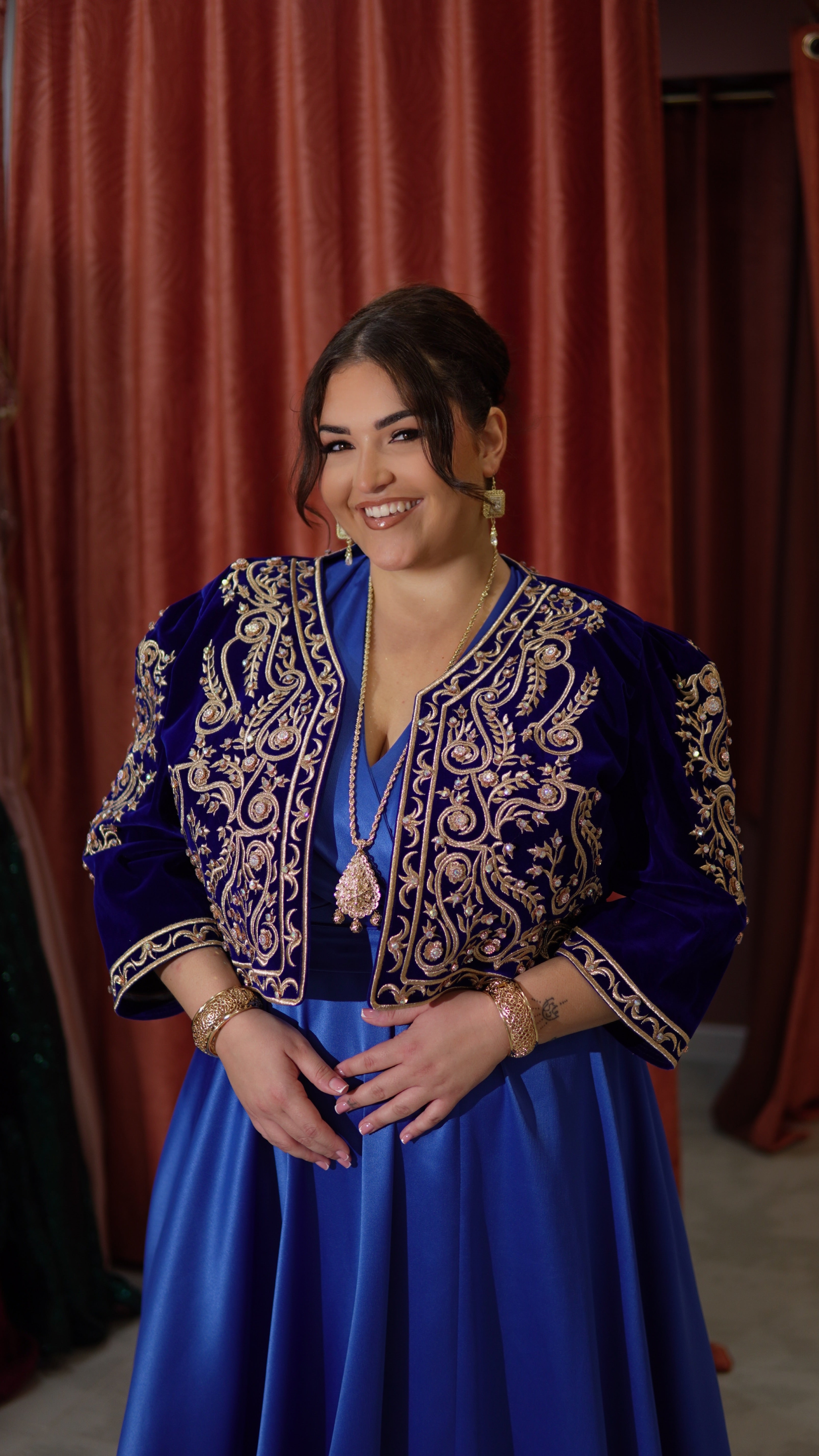 Karakou robe satinée bleu roi "Samira"