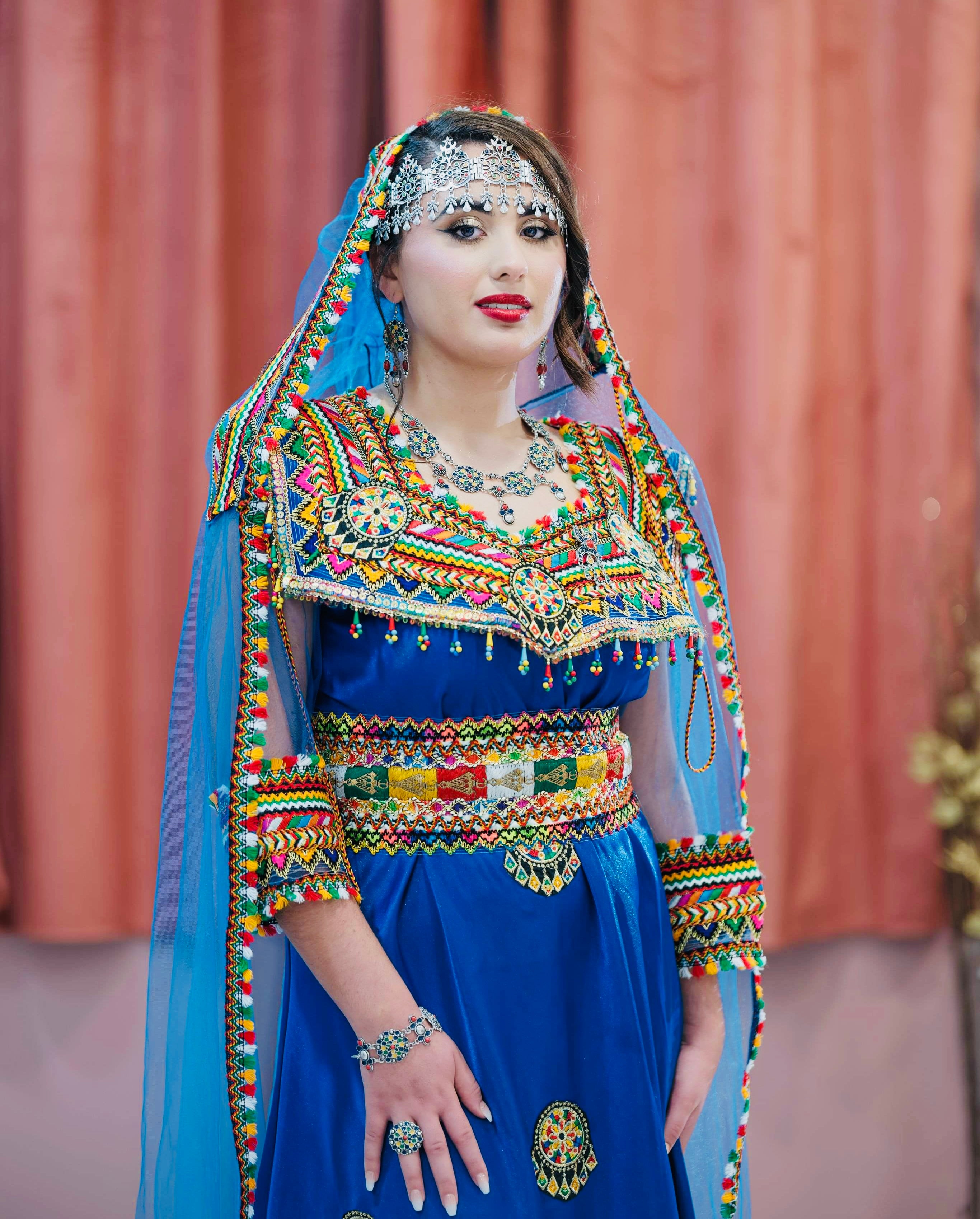 Robe Kabyle bleue brodée "Dyhia"
