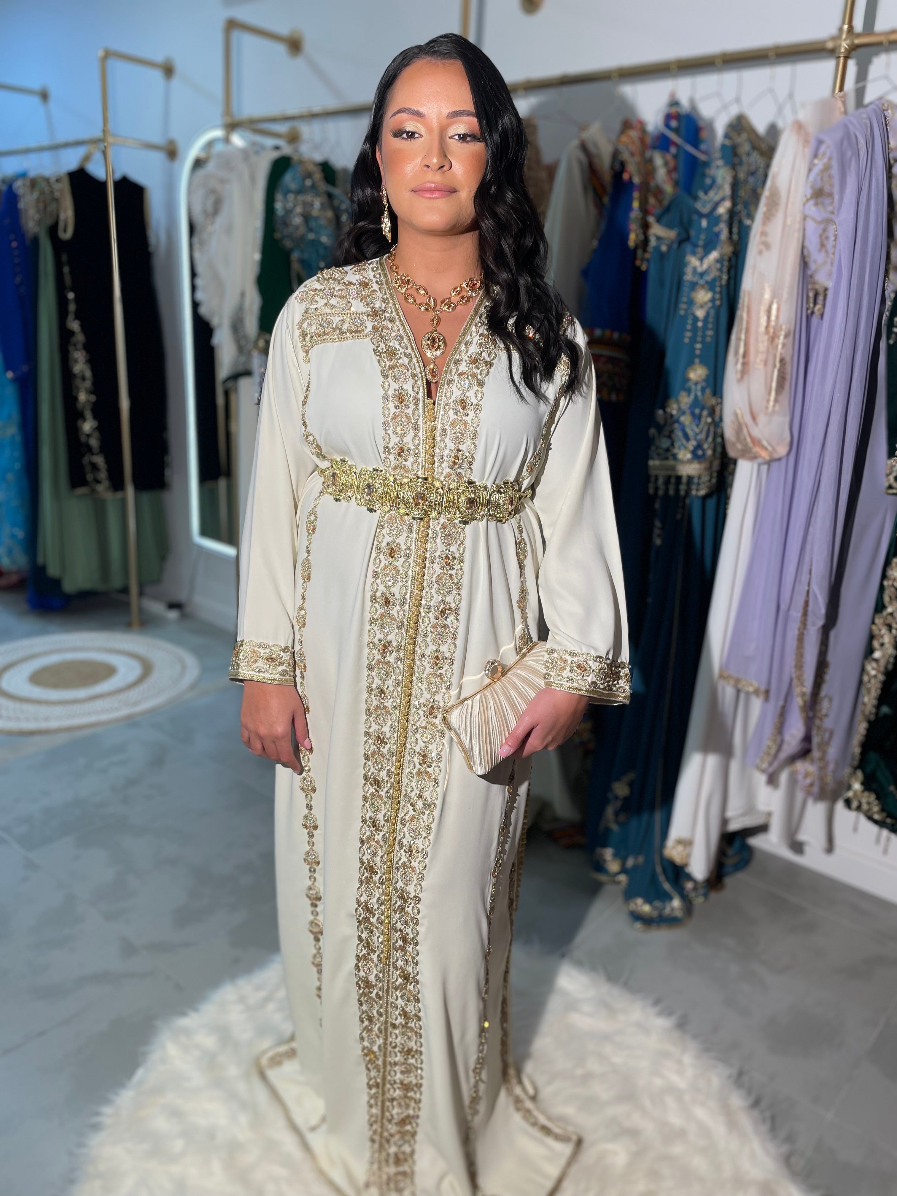 Caftan beige & doré perlé "Shirine"