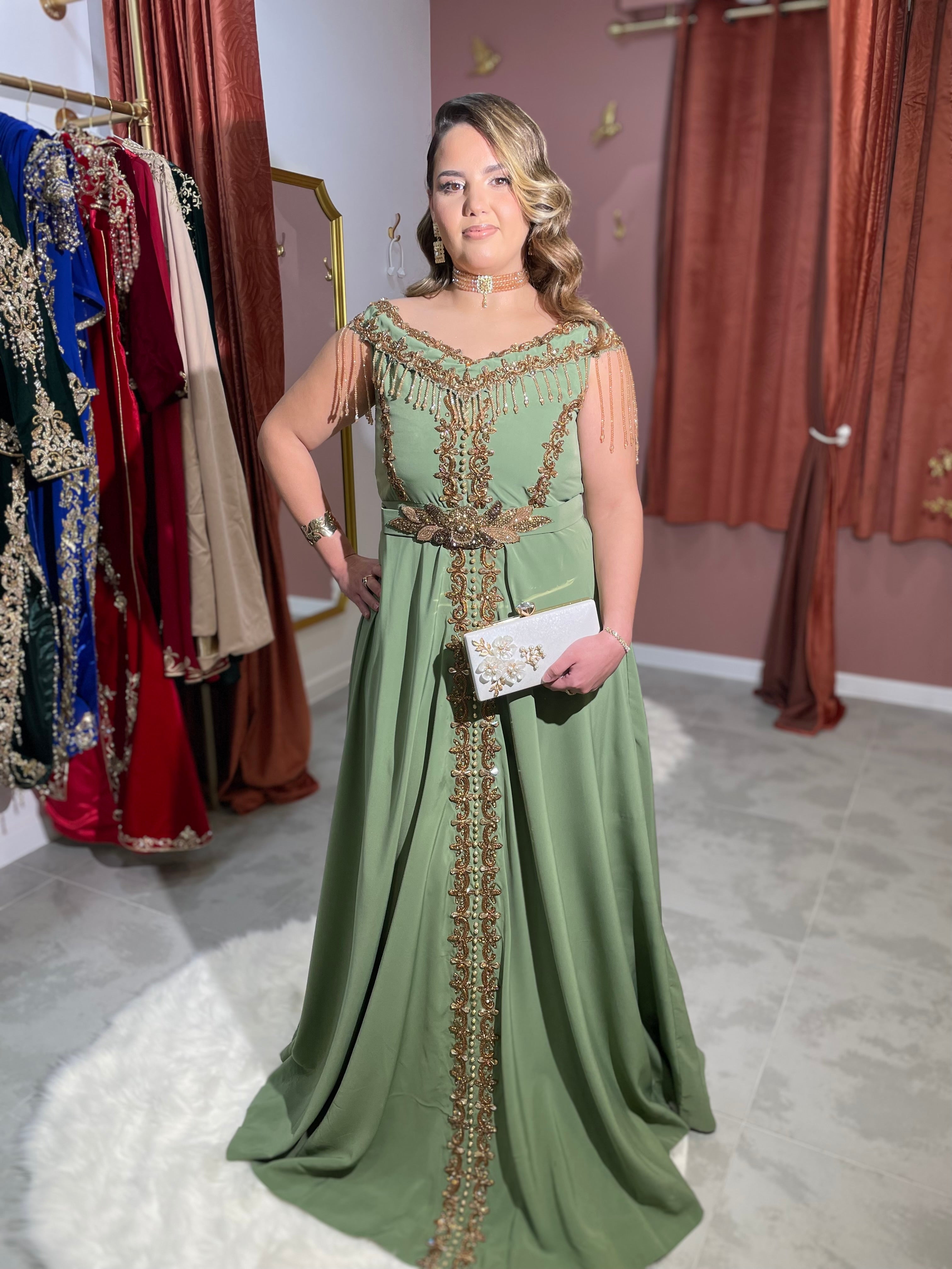 Blousa perlée vert kaki "Melya"