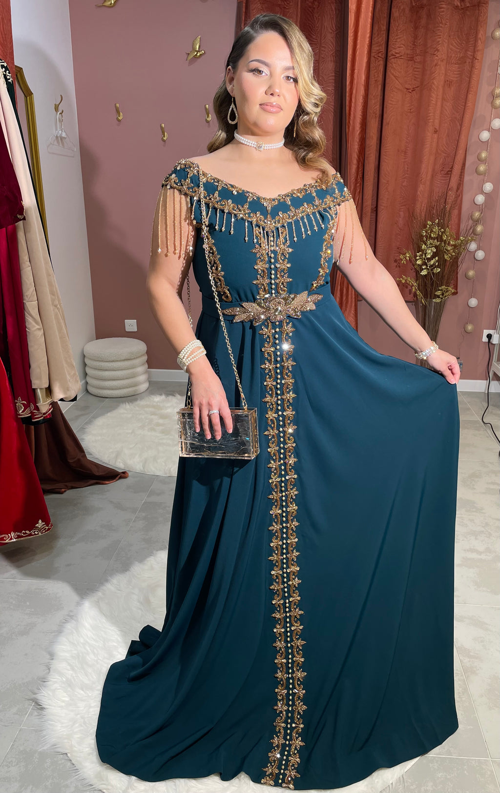 Blousa bleue perlée moderne "Laïa"