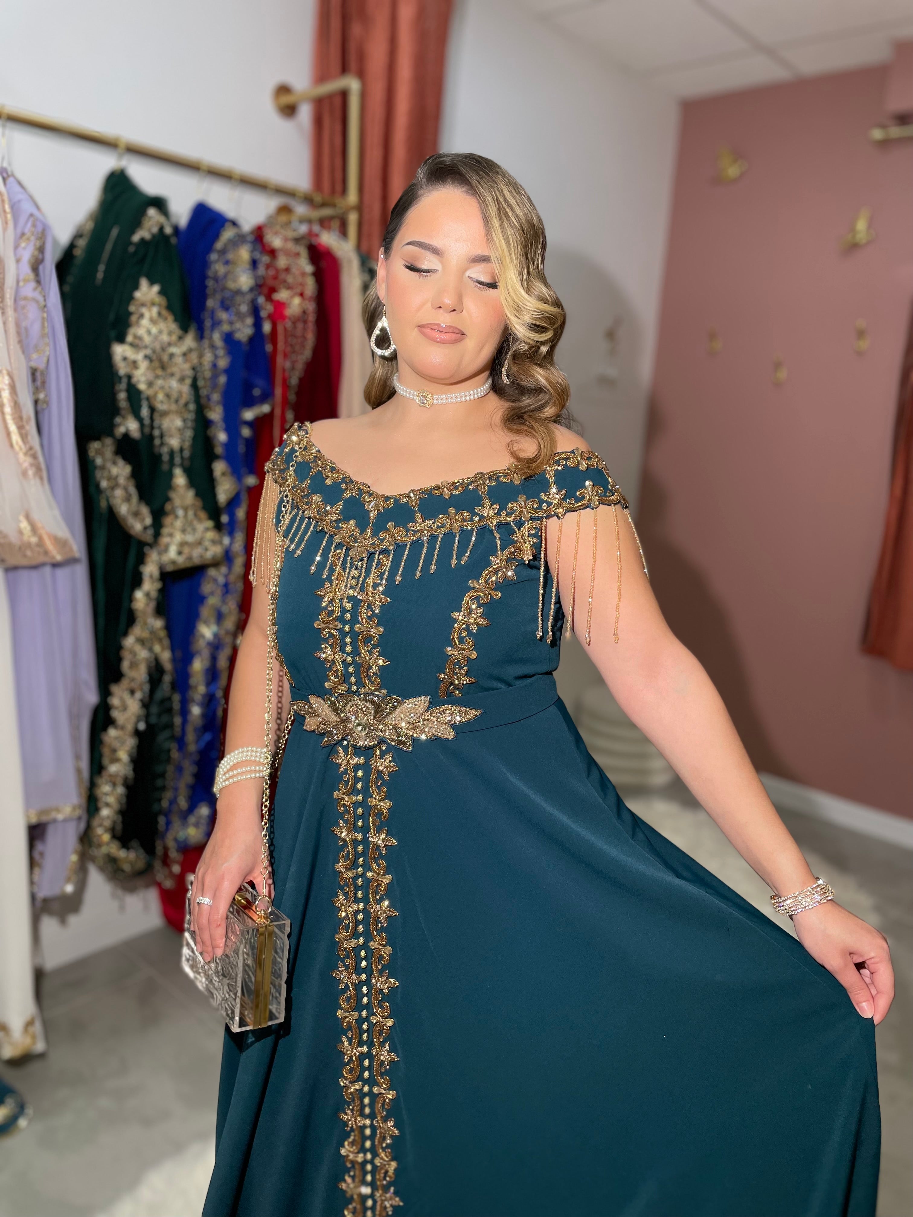 Blousa bleue perlée moderne "Laïa"