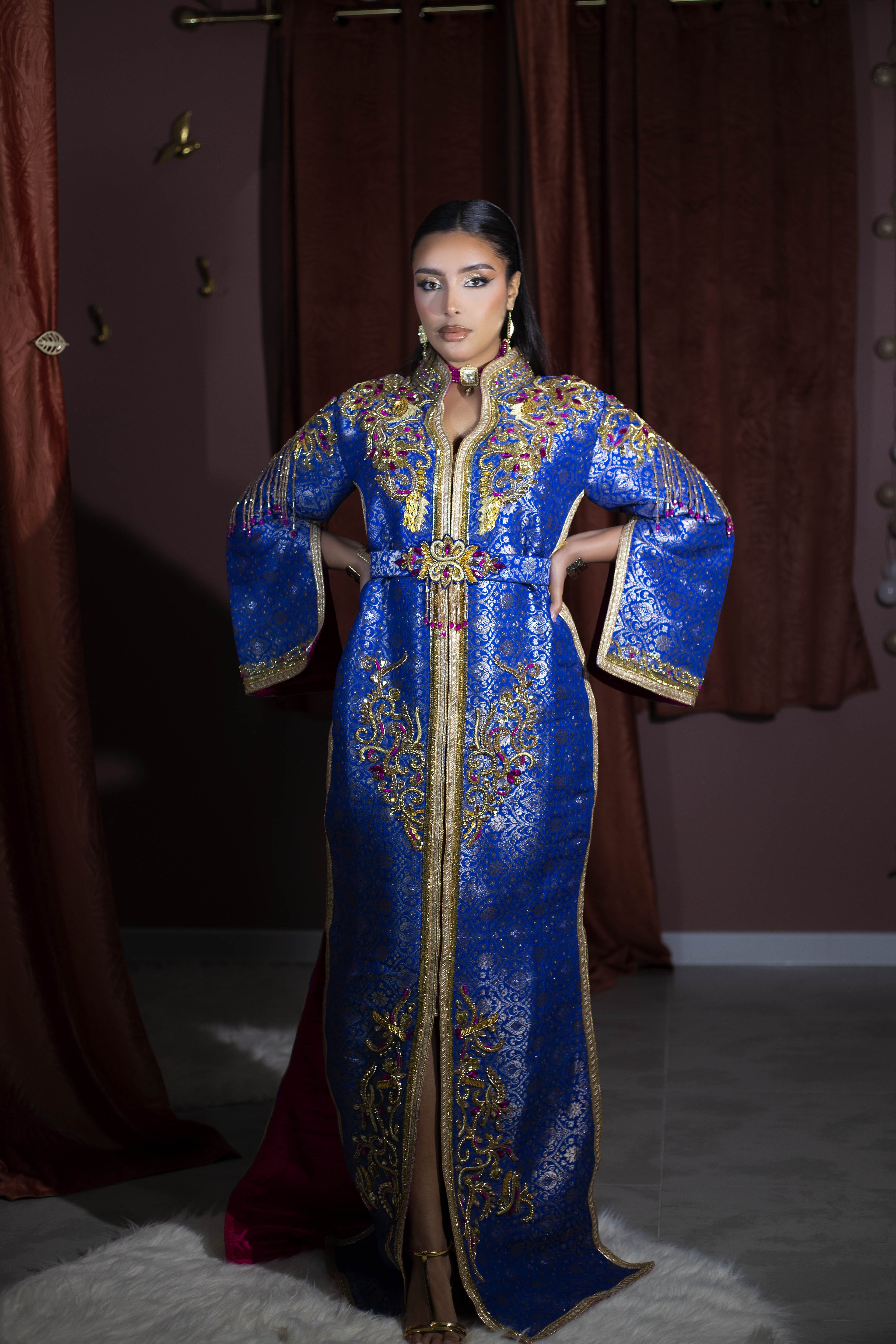 Caftan sirène brocard bleu 'Shirina"