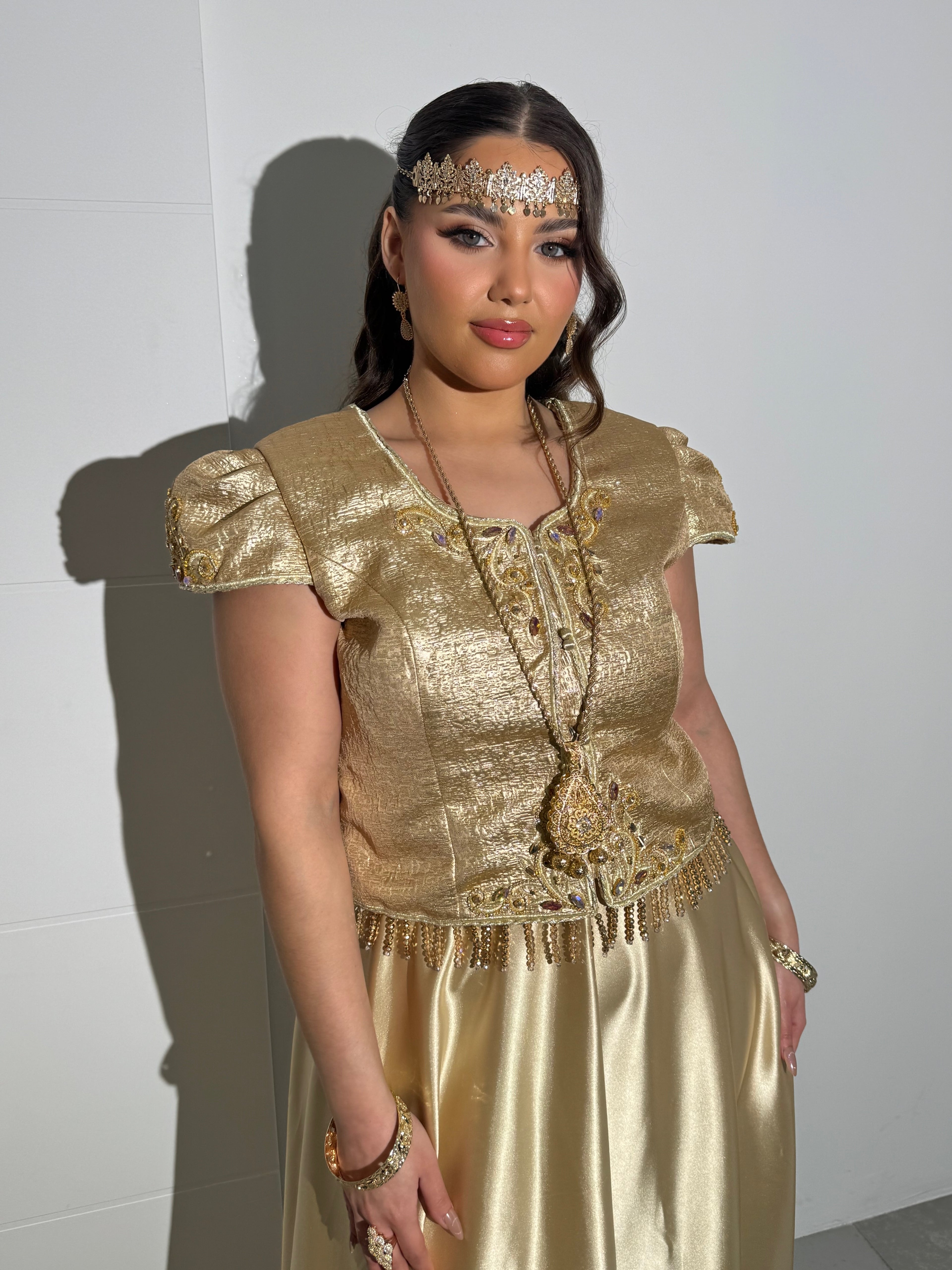 Karakou brocart doré perlé "Maysane"