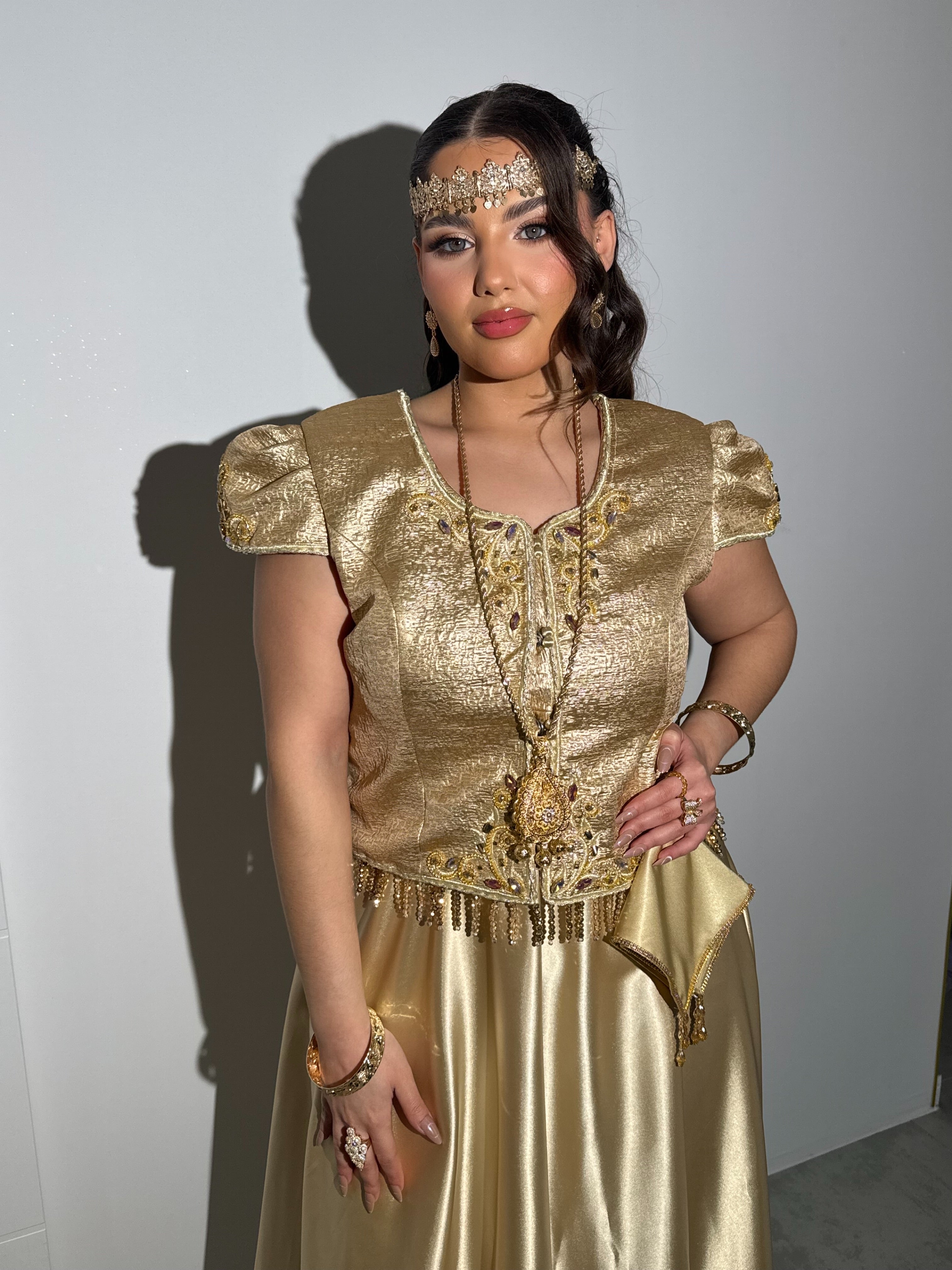 Karakou brocart doré perlé "Maysane"