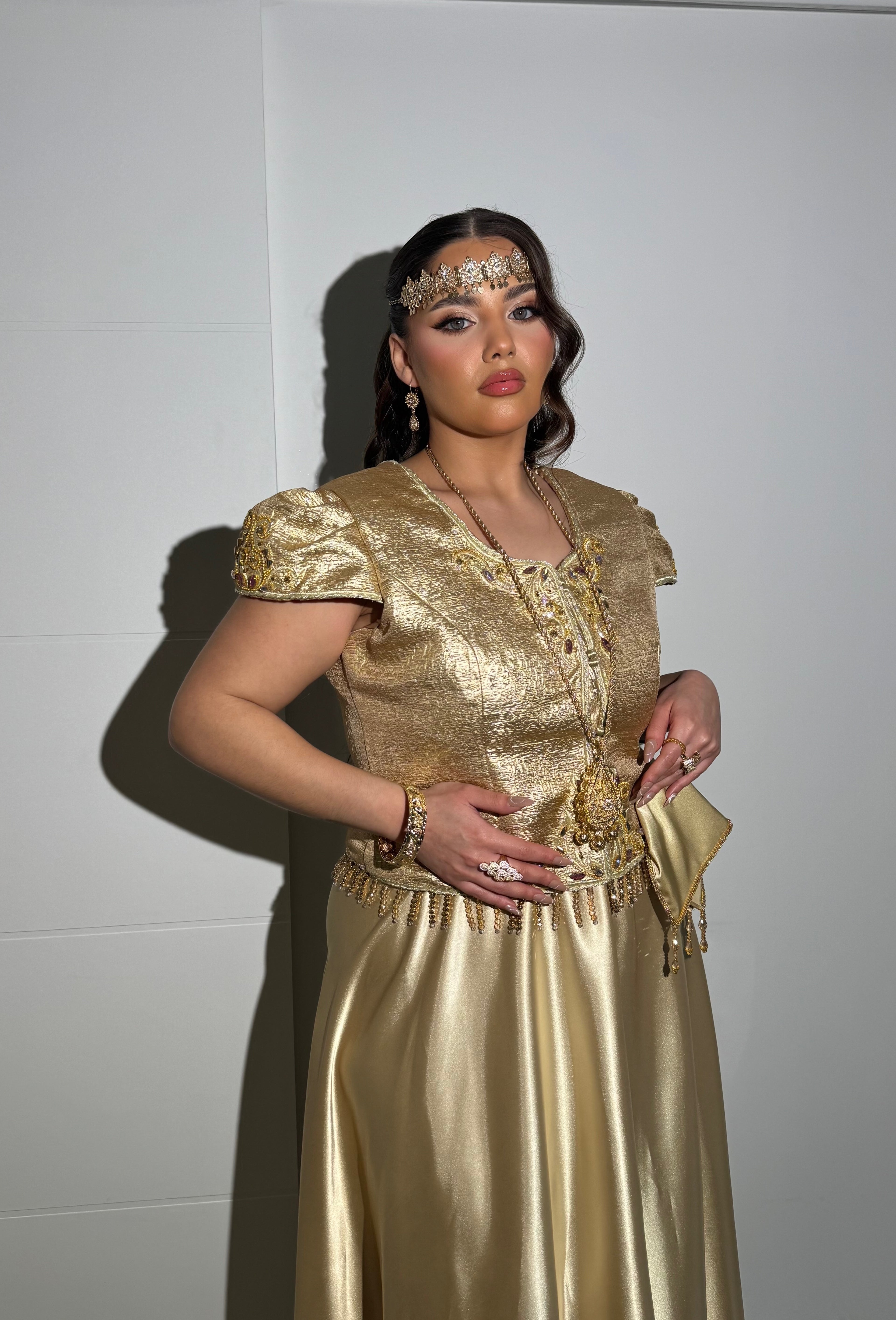 Karakou brocart doré perlé "Maysane"