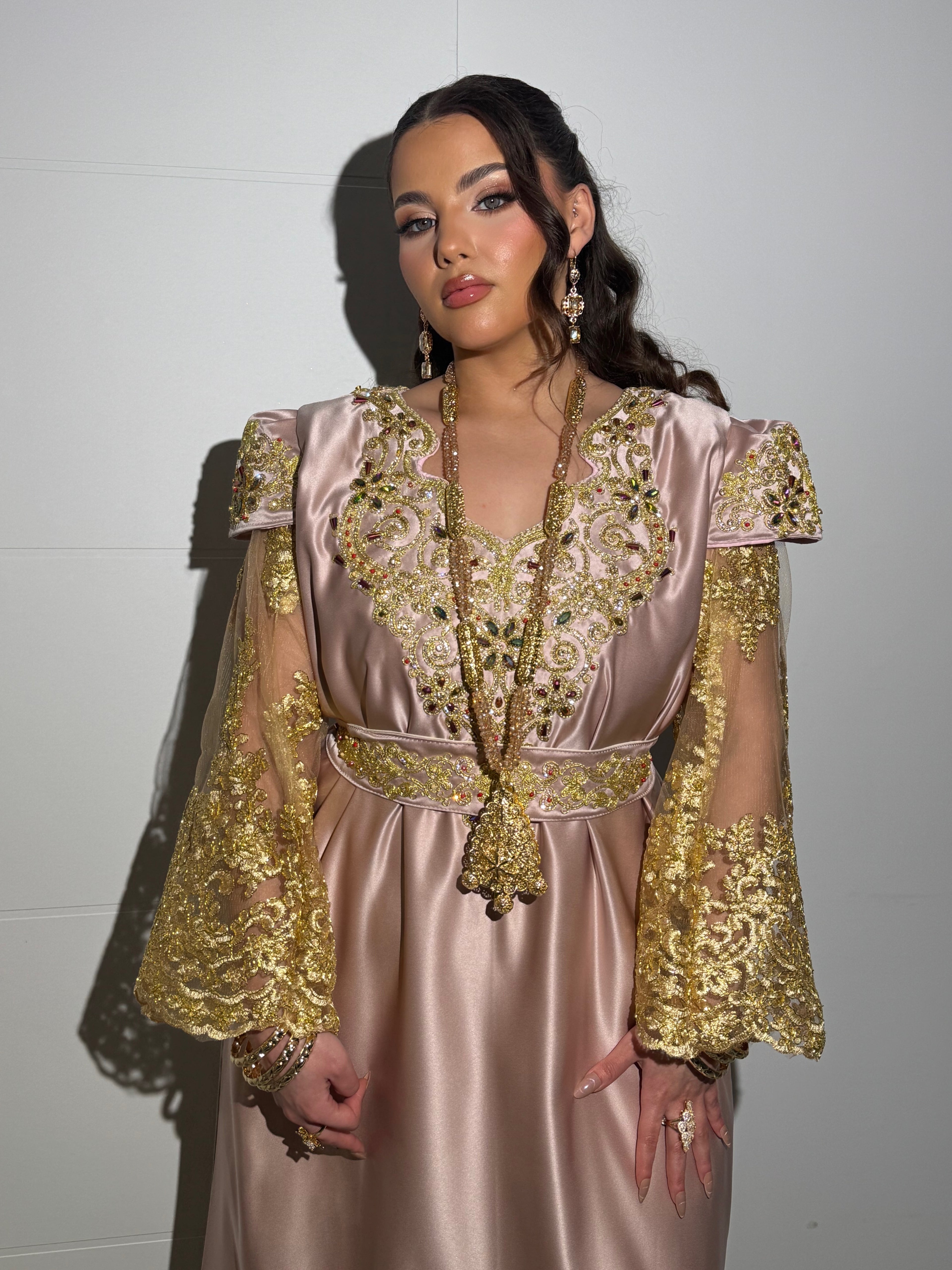 Fergani rose perlée "Yara" - haute couture