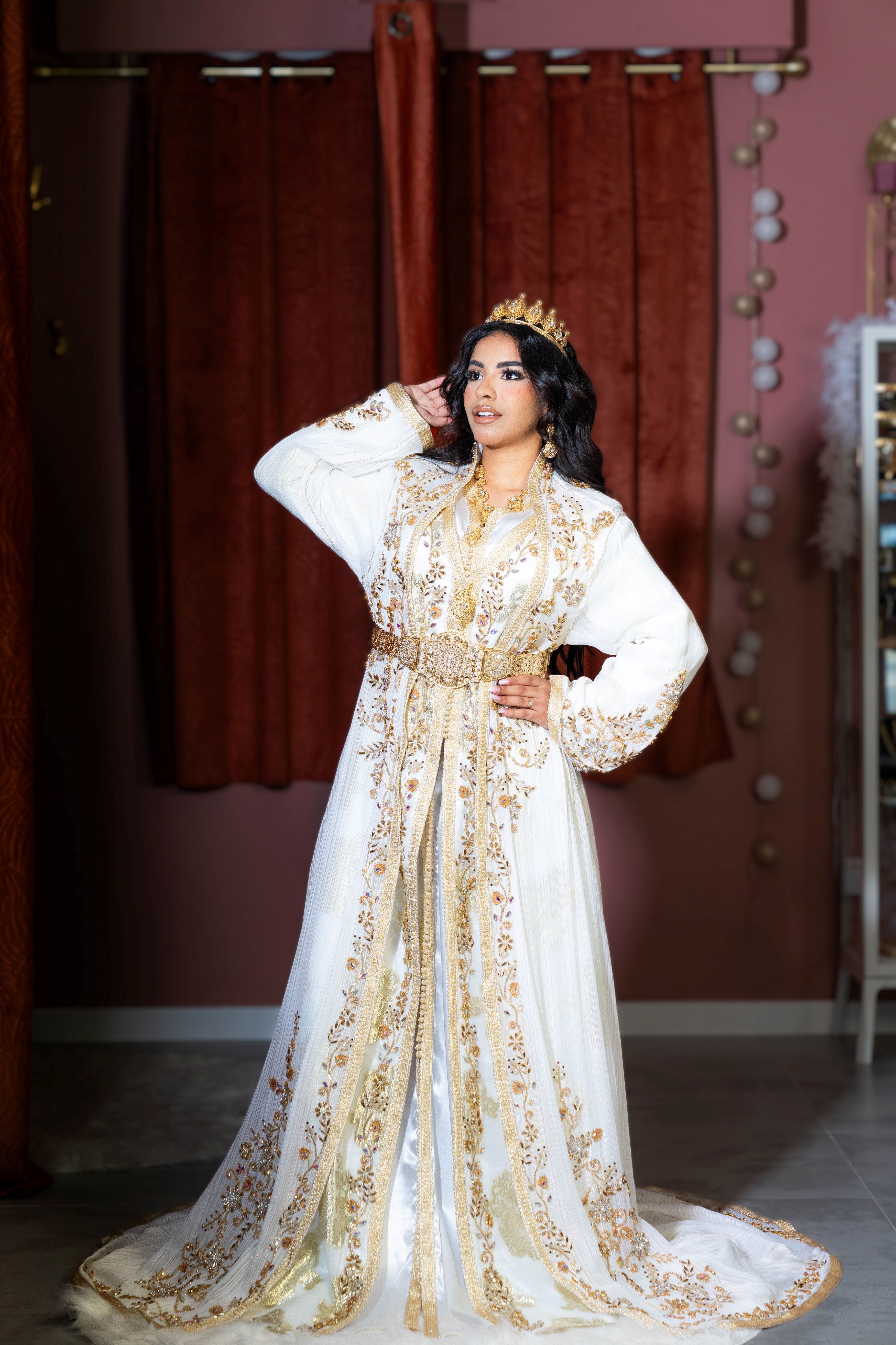 Takshita blanche et dorée mariée « LAYAL » – Haute Couture
