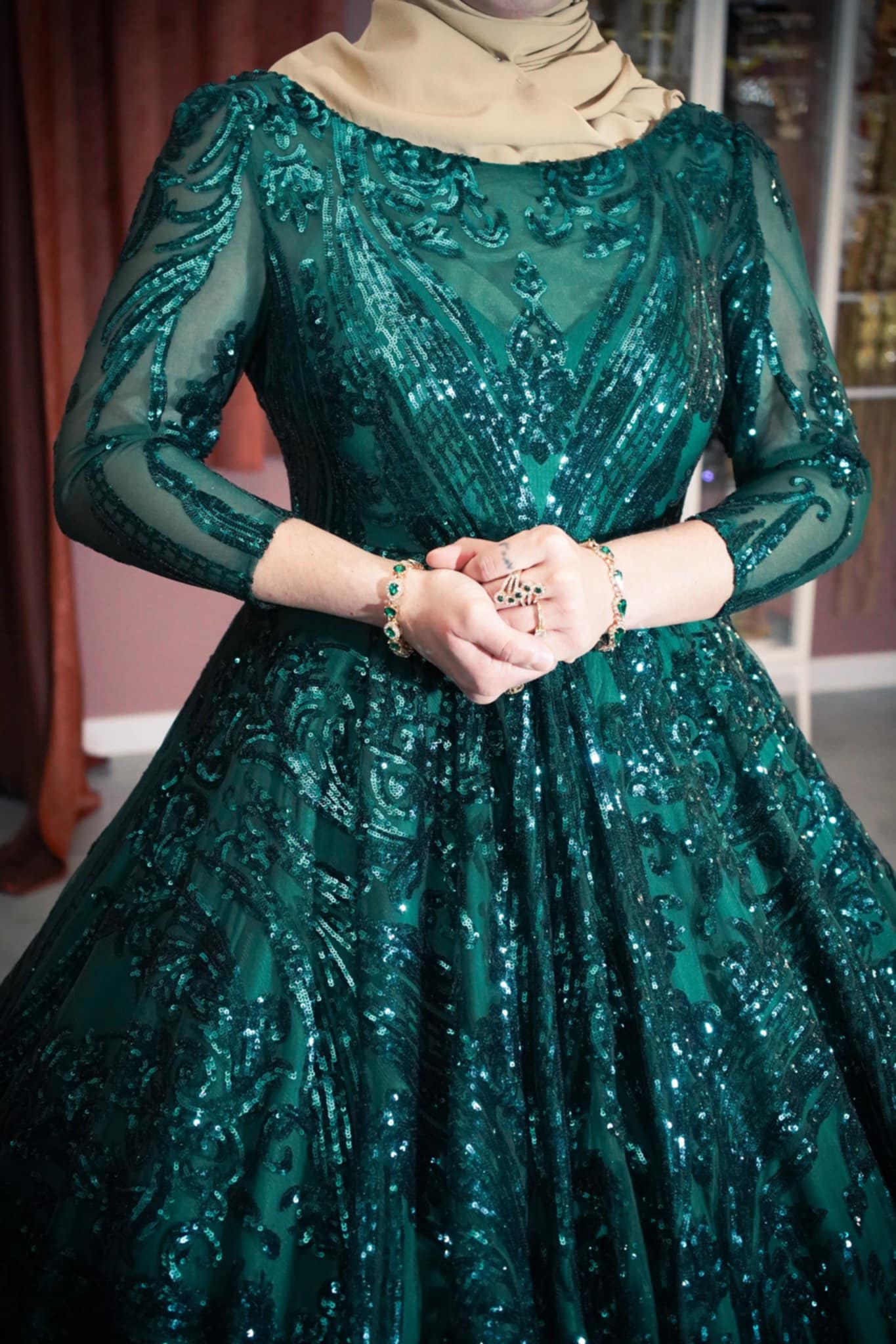 Robe princesse verte à sequins “Zahraël”