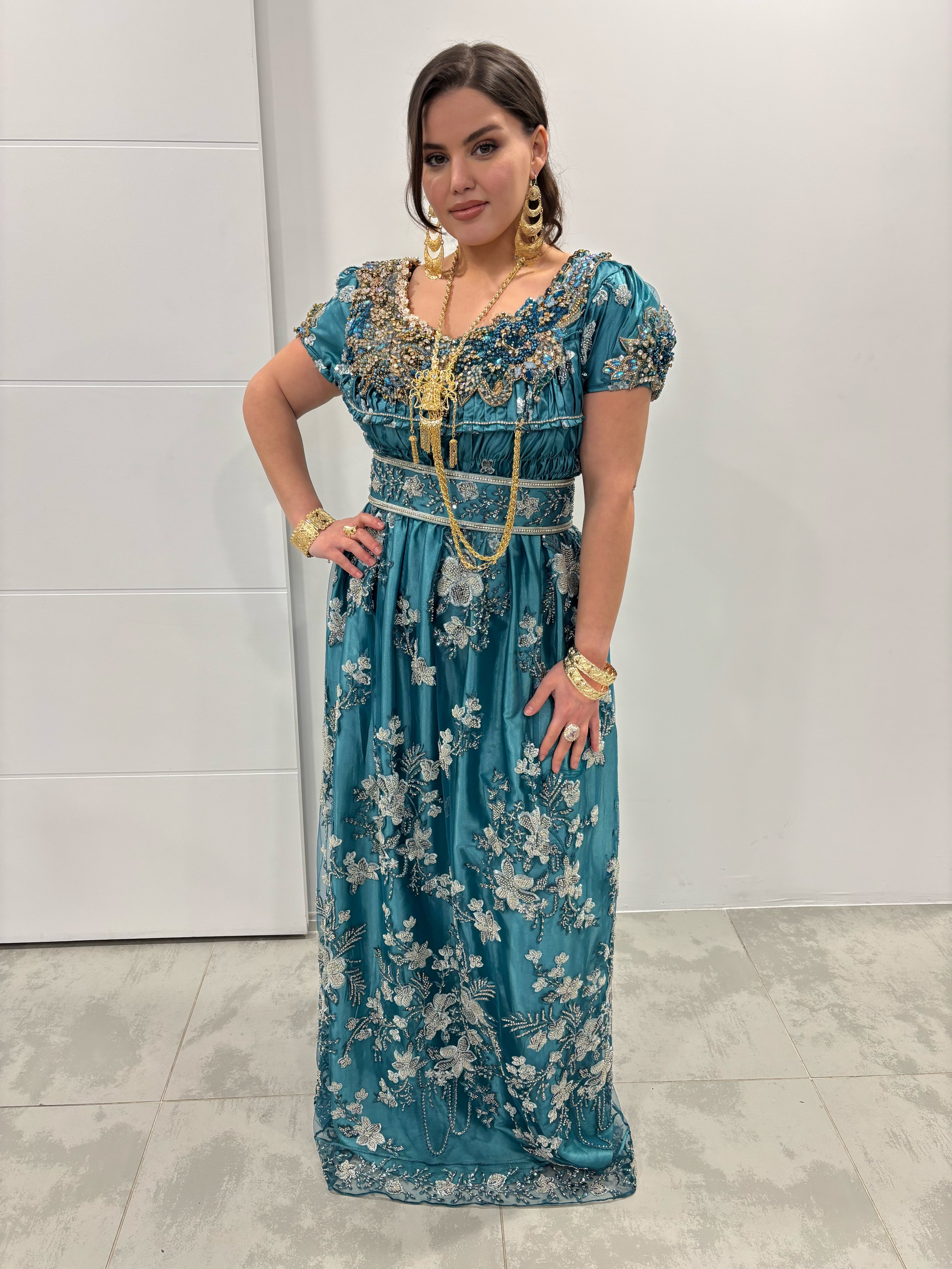 Blouza Oranaise « NOURA » – Haute Couture Perlée à la Main