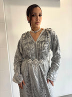 Caftan argenté pailleté