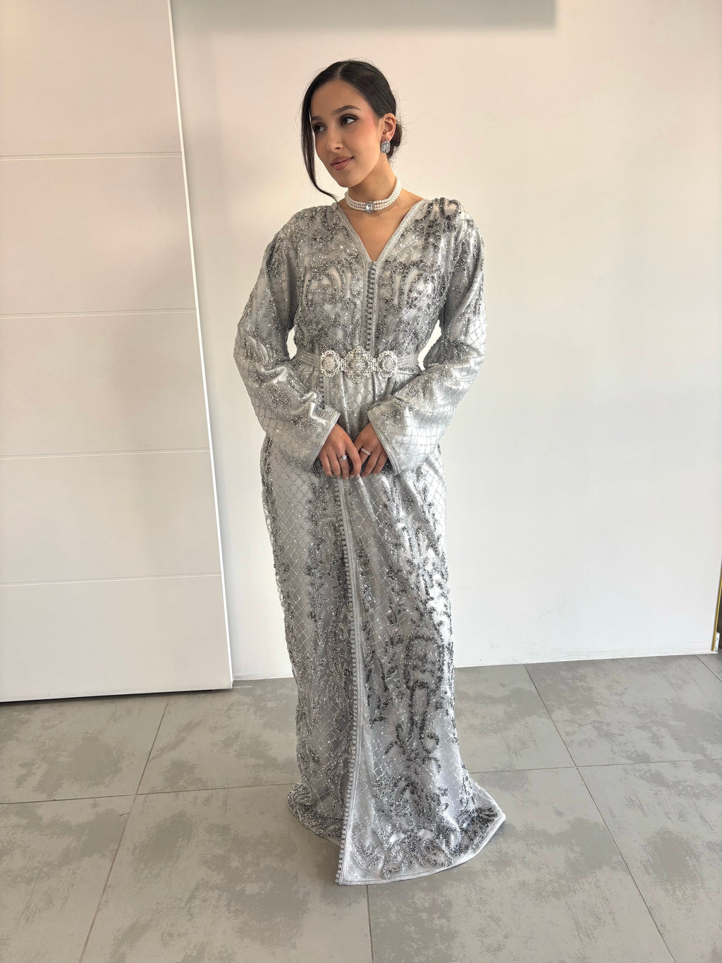 Caftan argenté pailleté