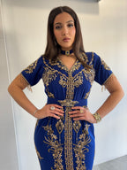 caftan manches courtes bleu roi perlé en doré avec ceinture accordée