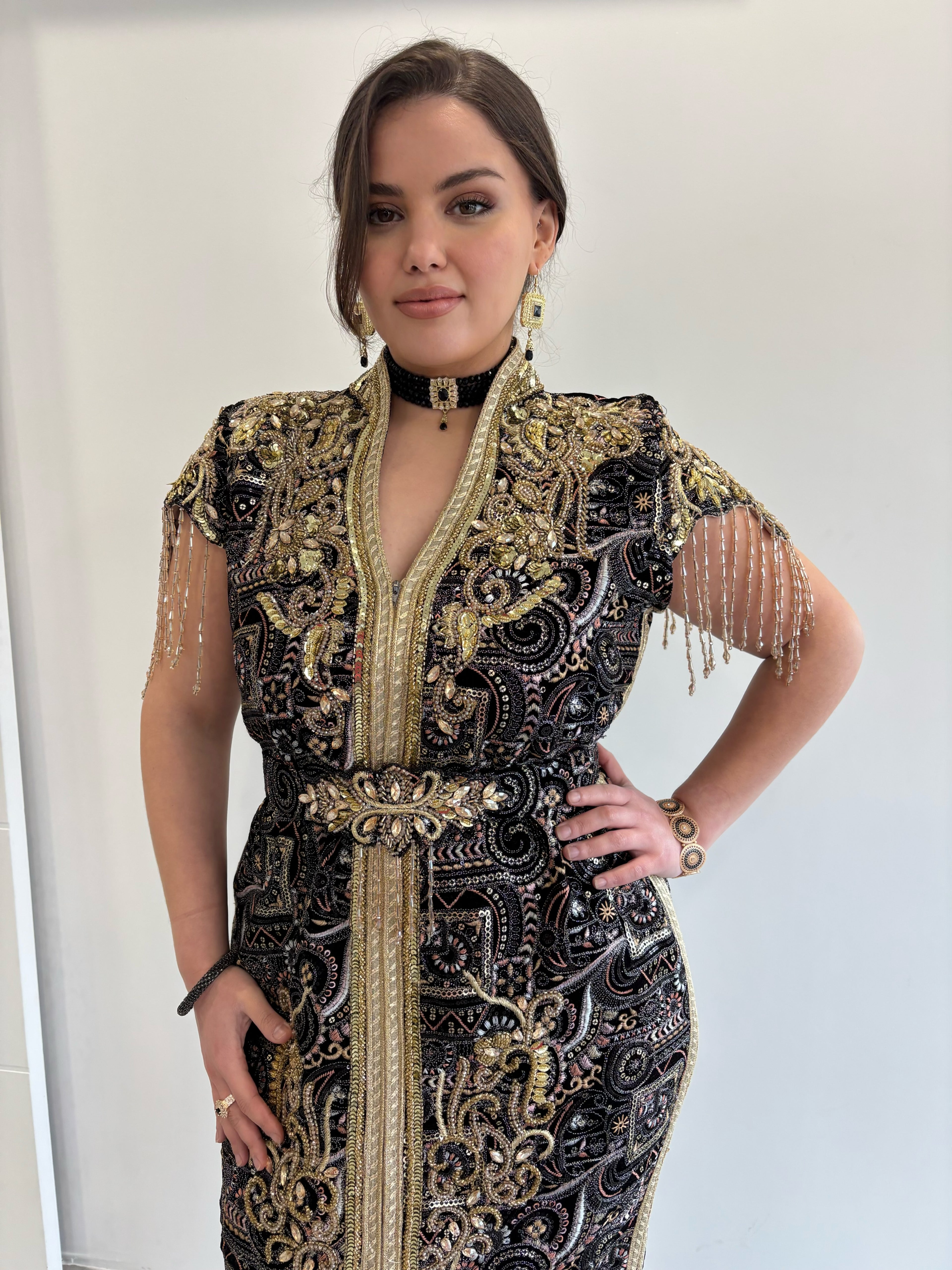 Caftan sari « ZAYNA » – Pièce d’exception perlée à la main