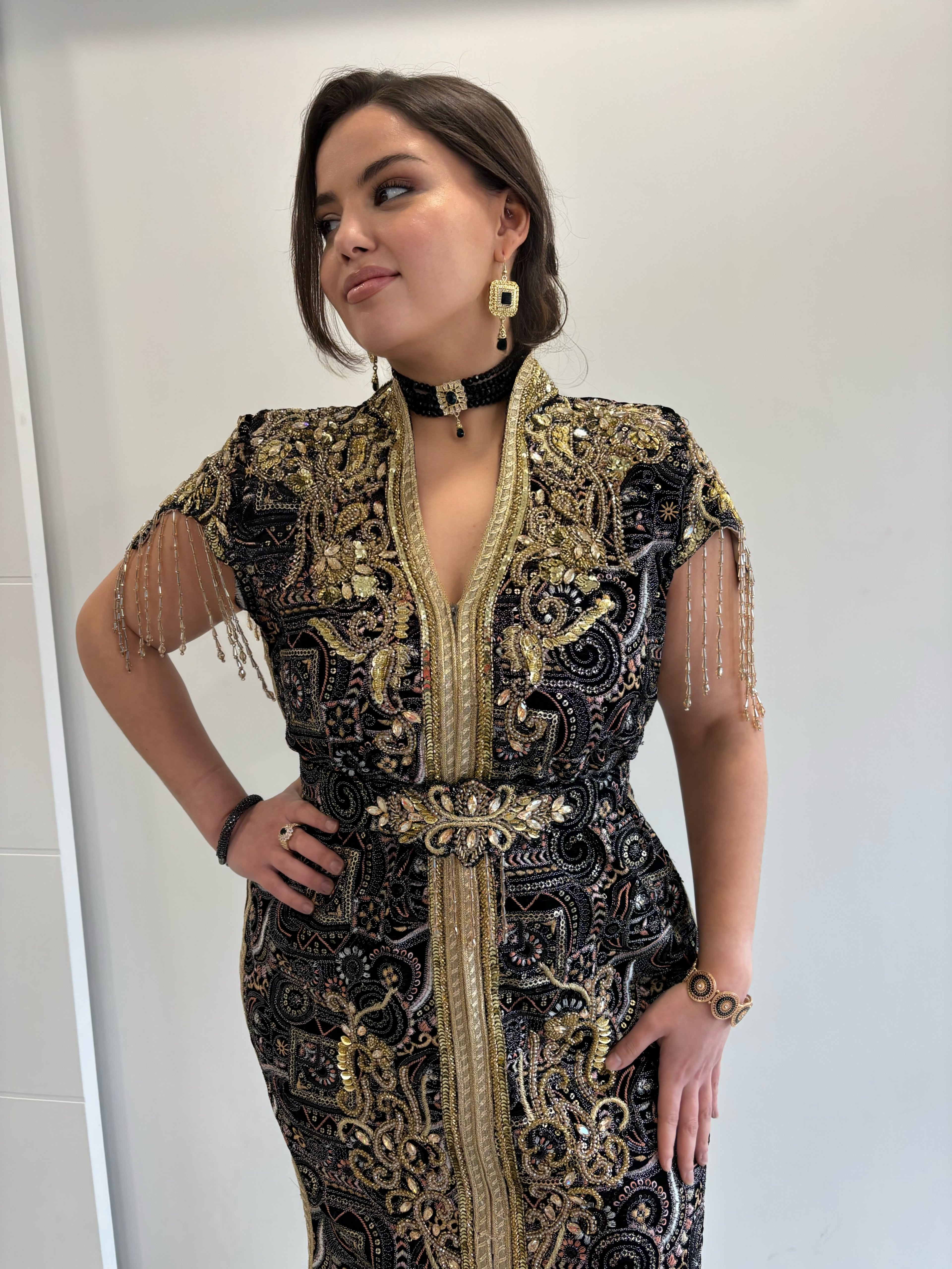 Caftan sari « ZAYNA » – Pièce d’exception perlée à la main