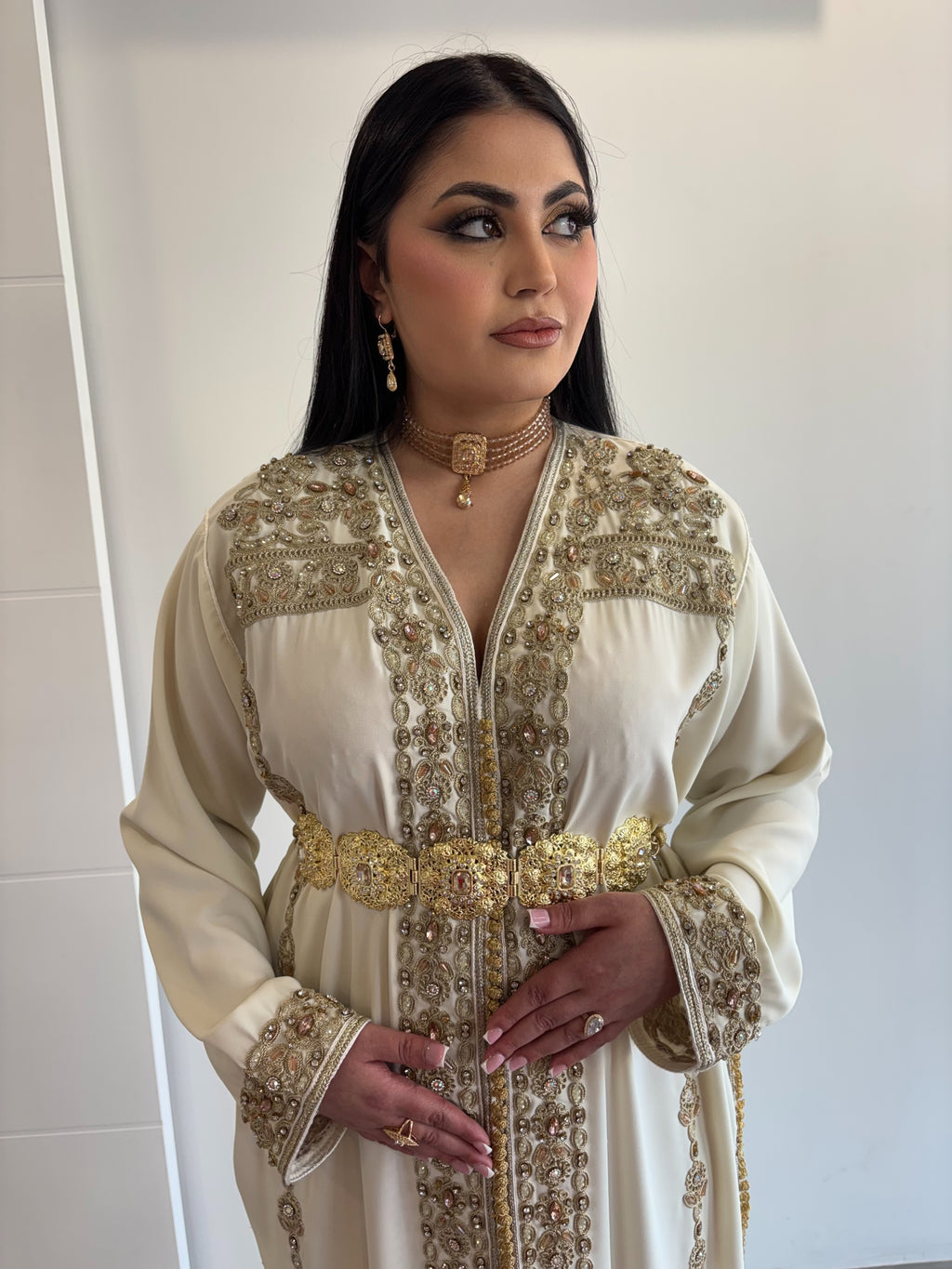 Caftan beige & doré perlé "Shirine"