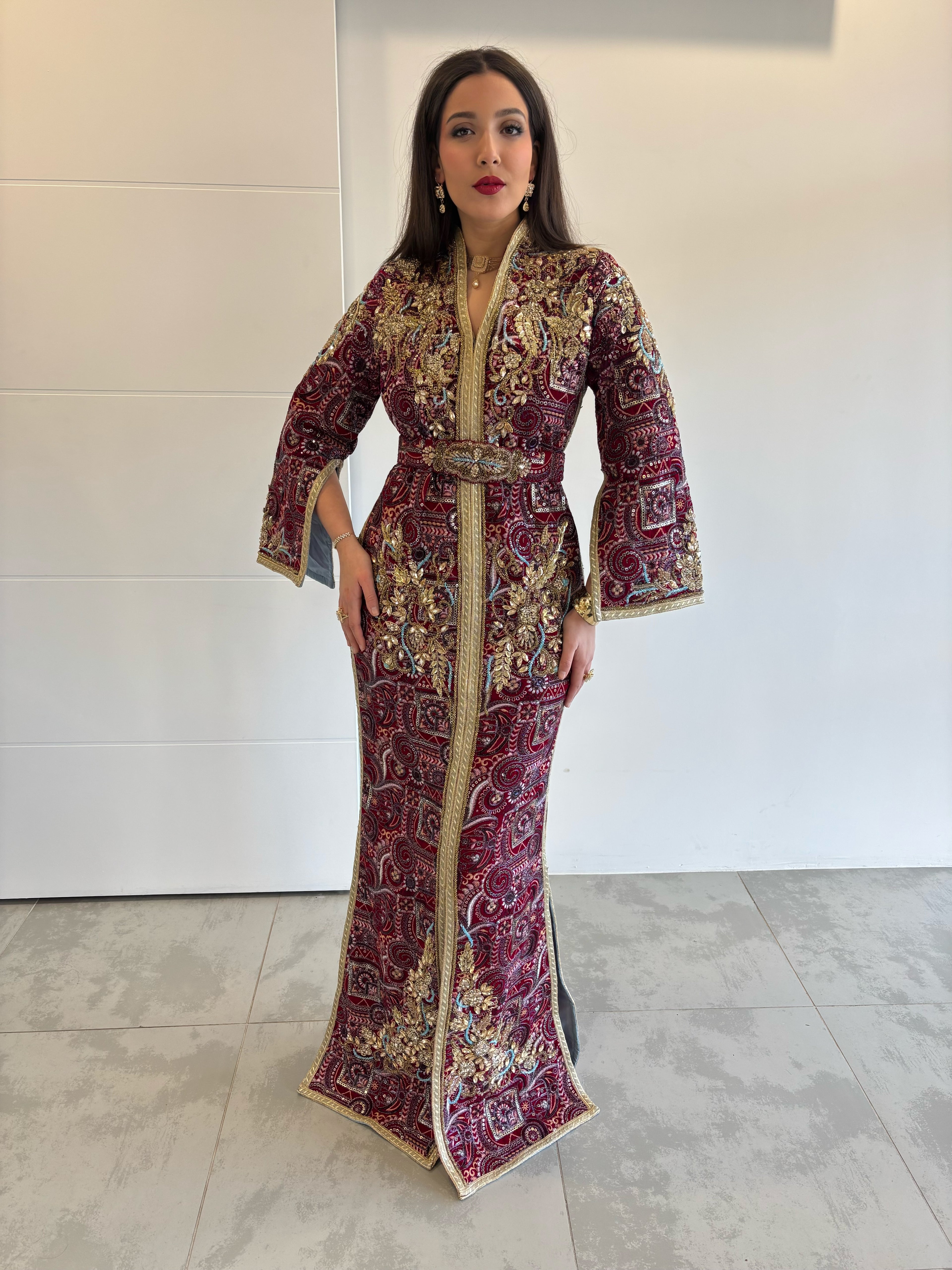 Caftan sari moderne rose doublé en bleu clair, coupe sirène à manches longues 