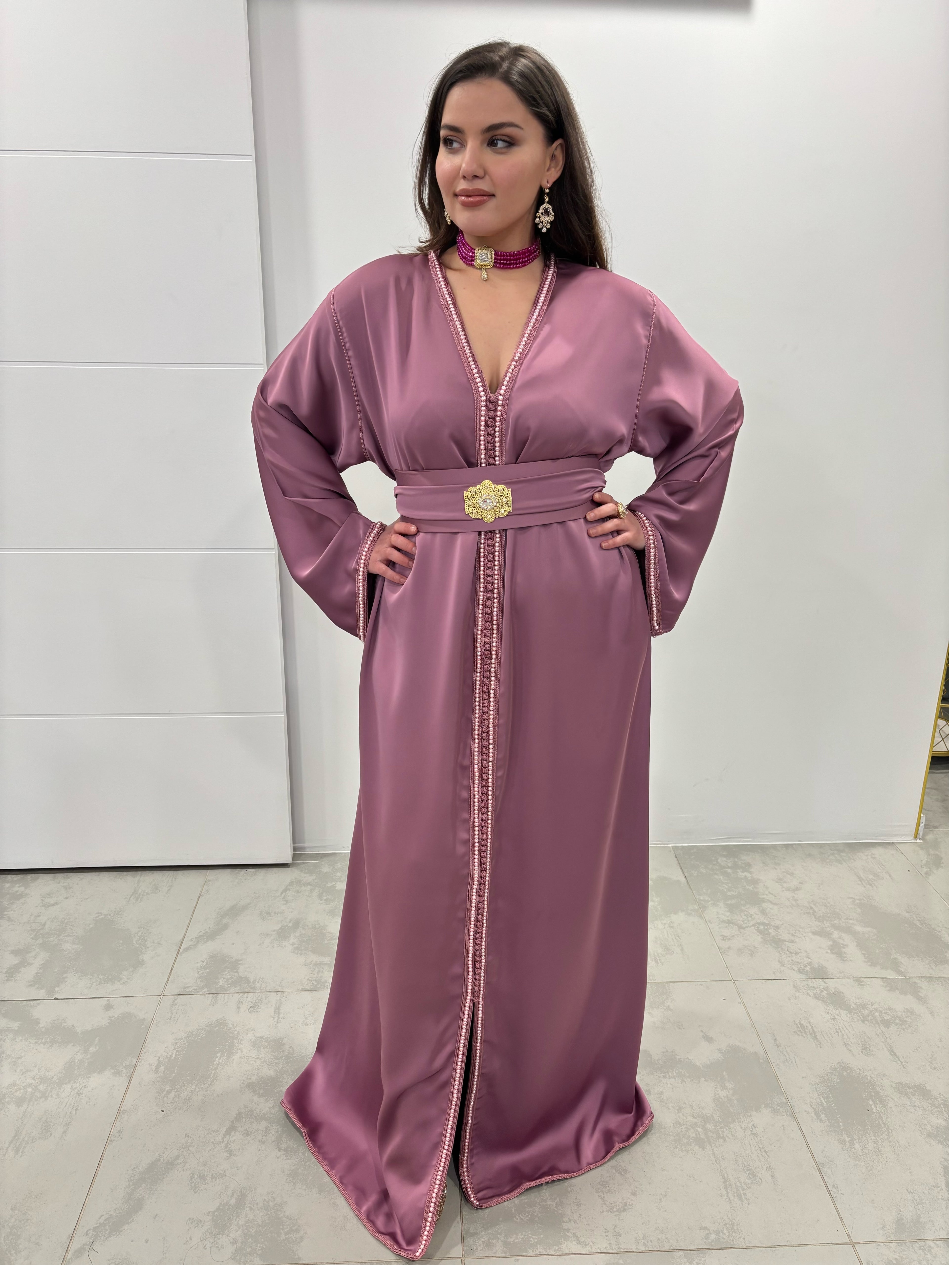 Caftan « Rania » – Satin de soie rose mauve