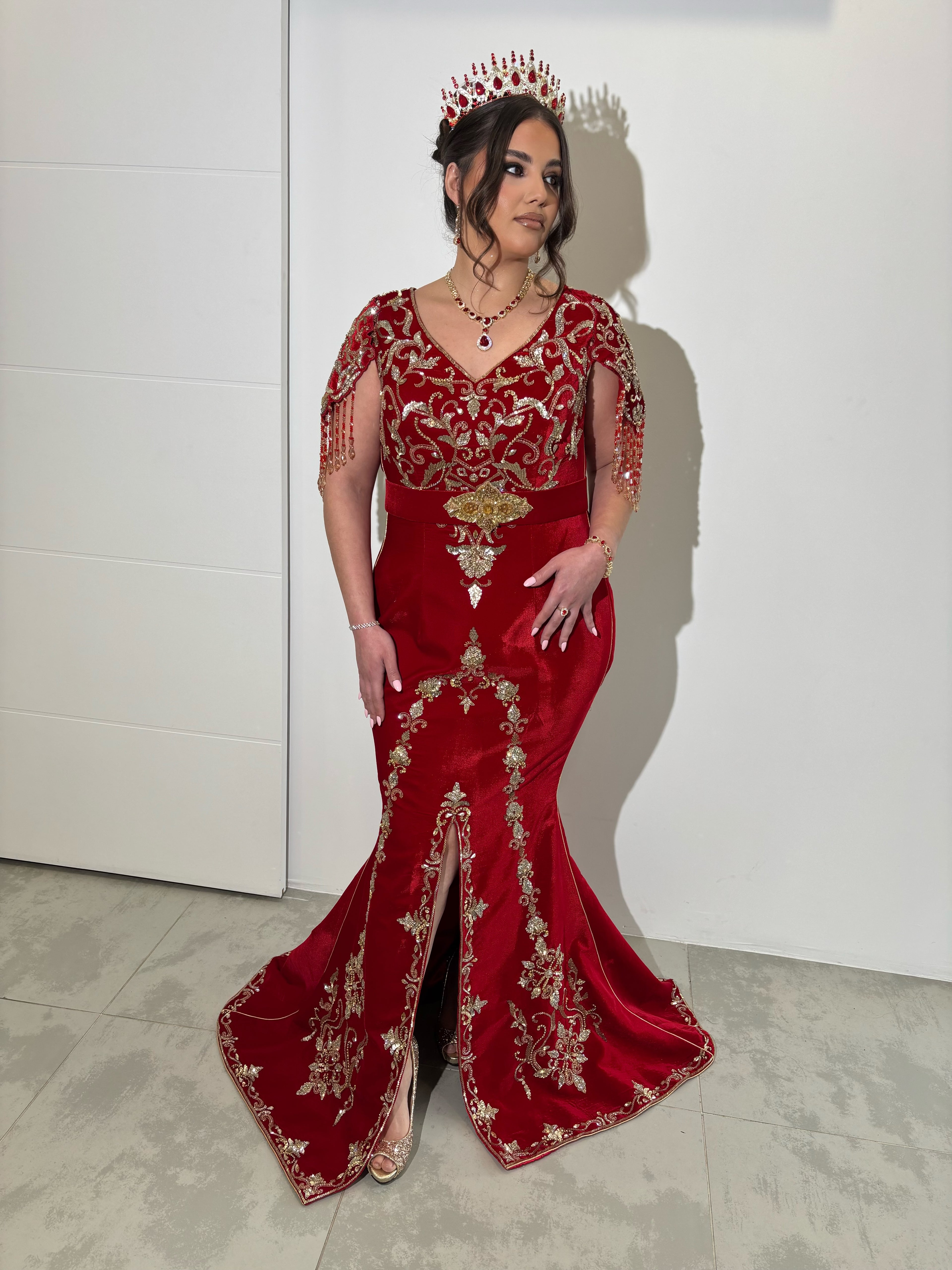 Caftan sirene velours rouge « Bahia » – Haute Couture Mariée