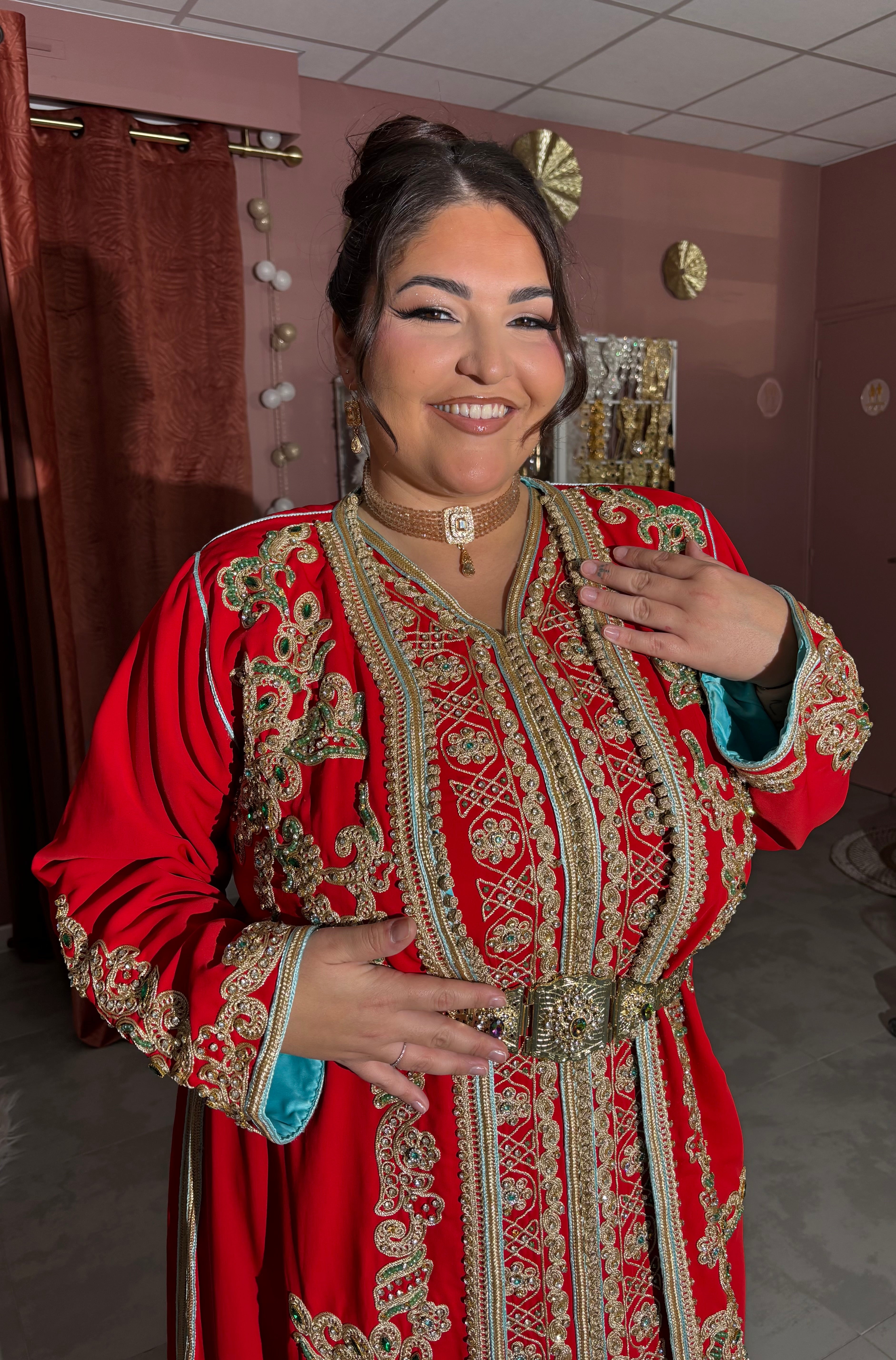 Takchita rouge perlée "Nadia"