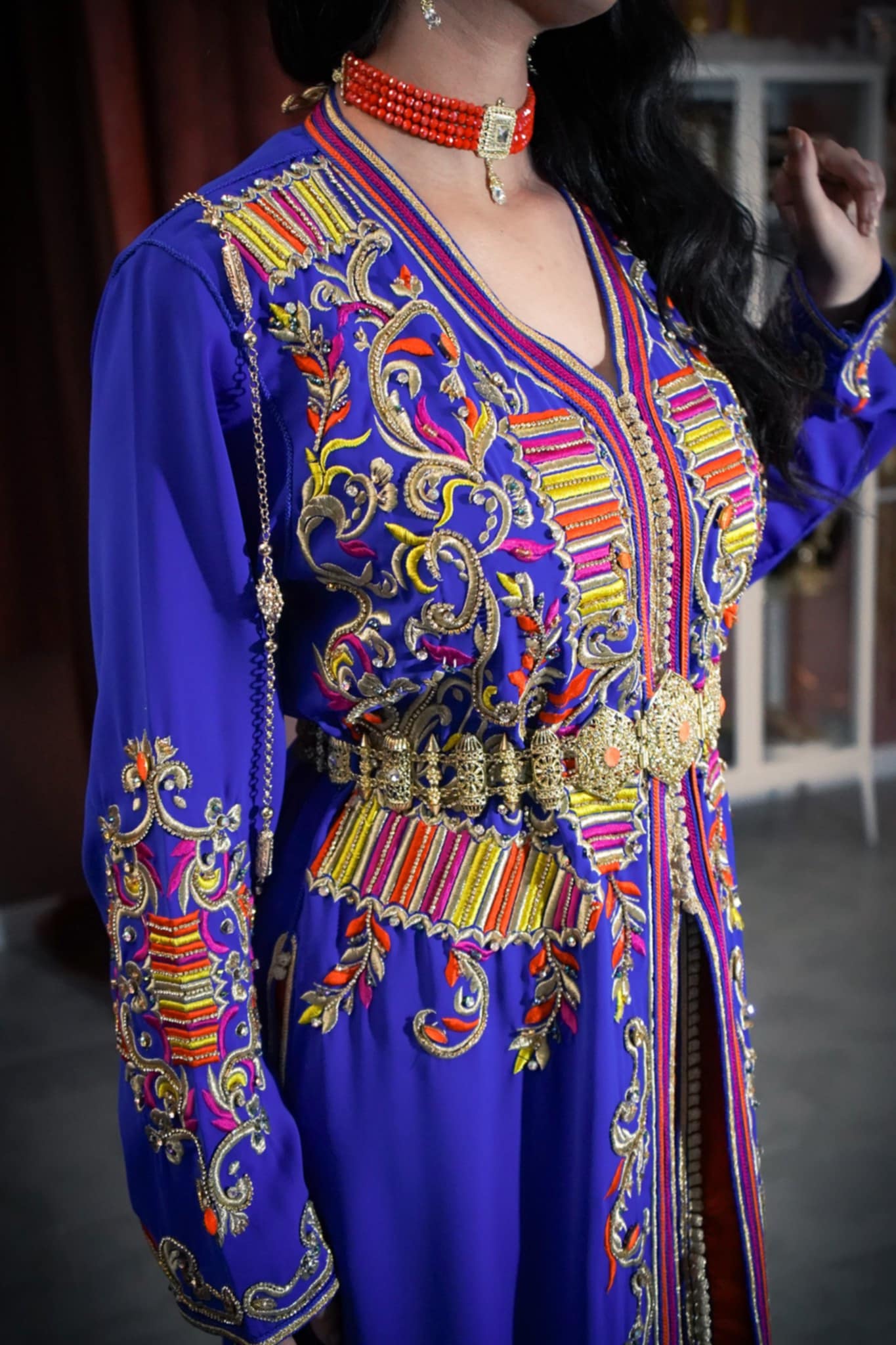 Takchita perlée bleu & orange “Alya”