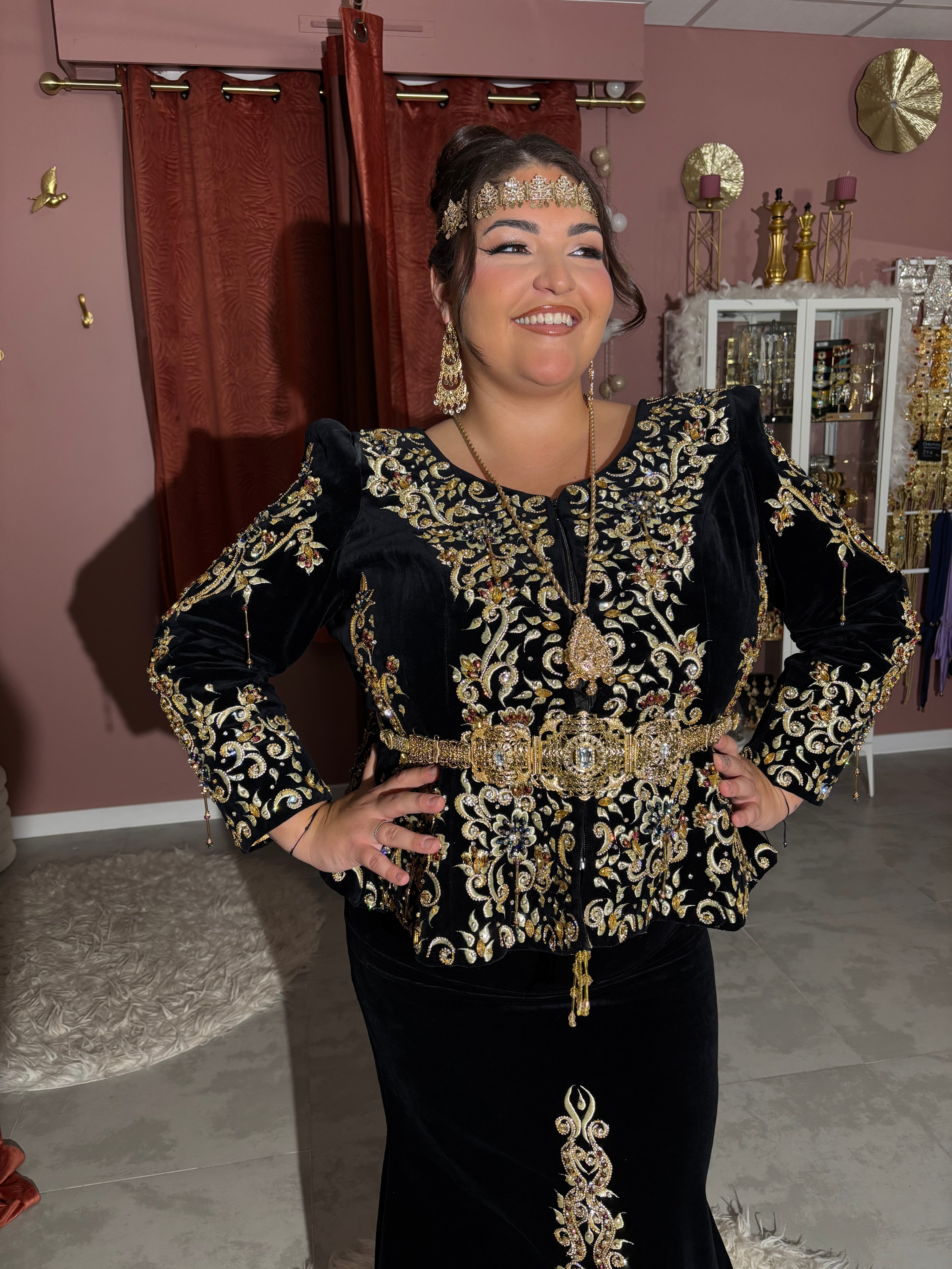 Karakou Noir Velours Perlé grande taille "Yasmine"