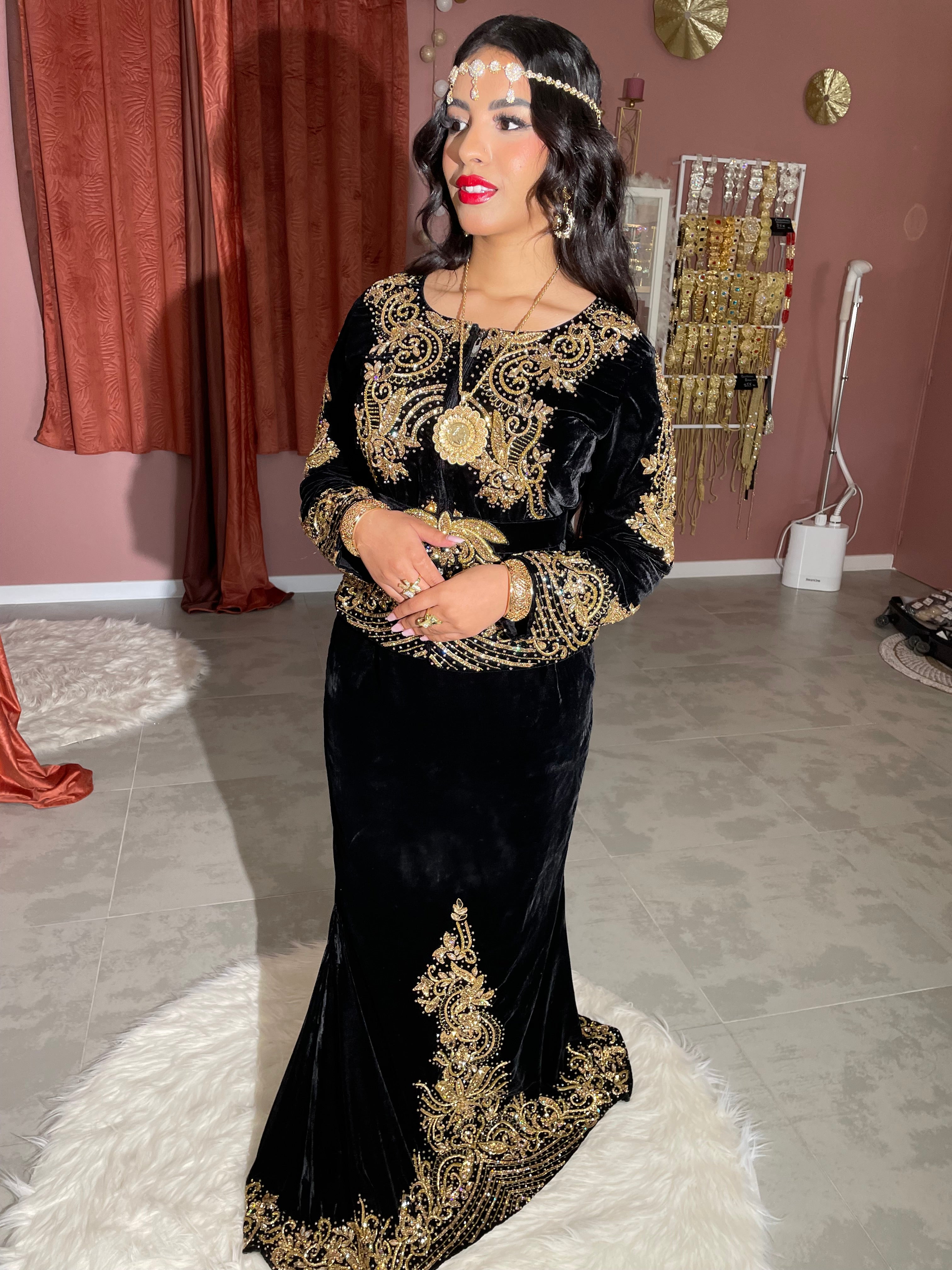 Karakou noir perlé velours “Safiya”