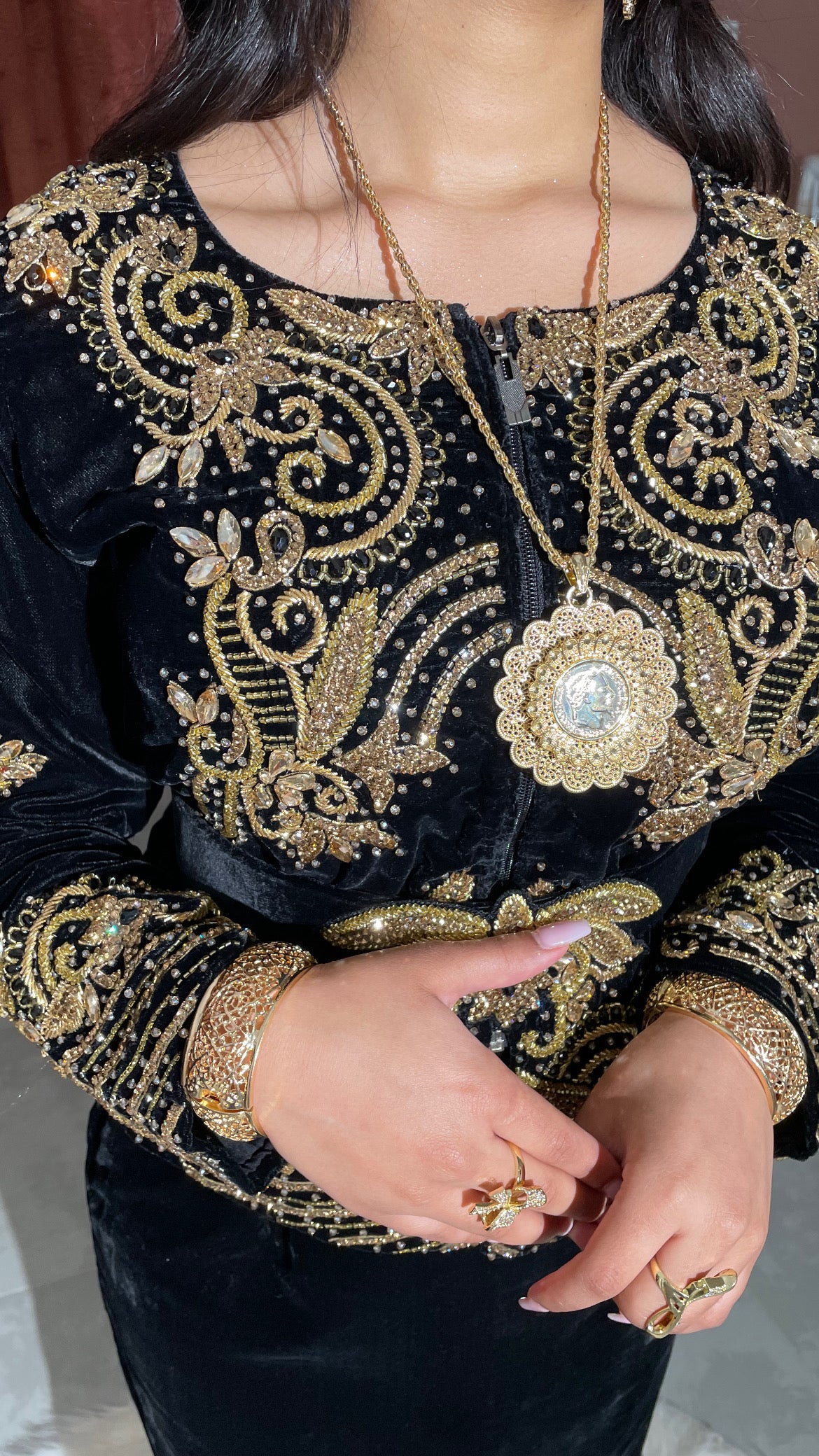 Karakou noir perlé velours “Safiya”