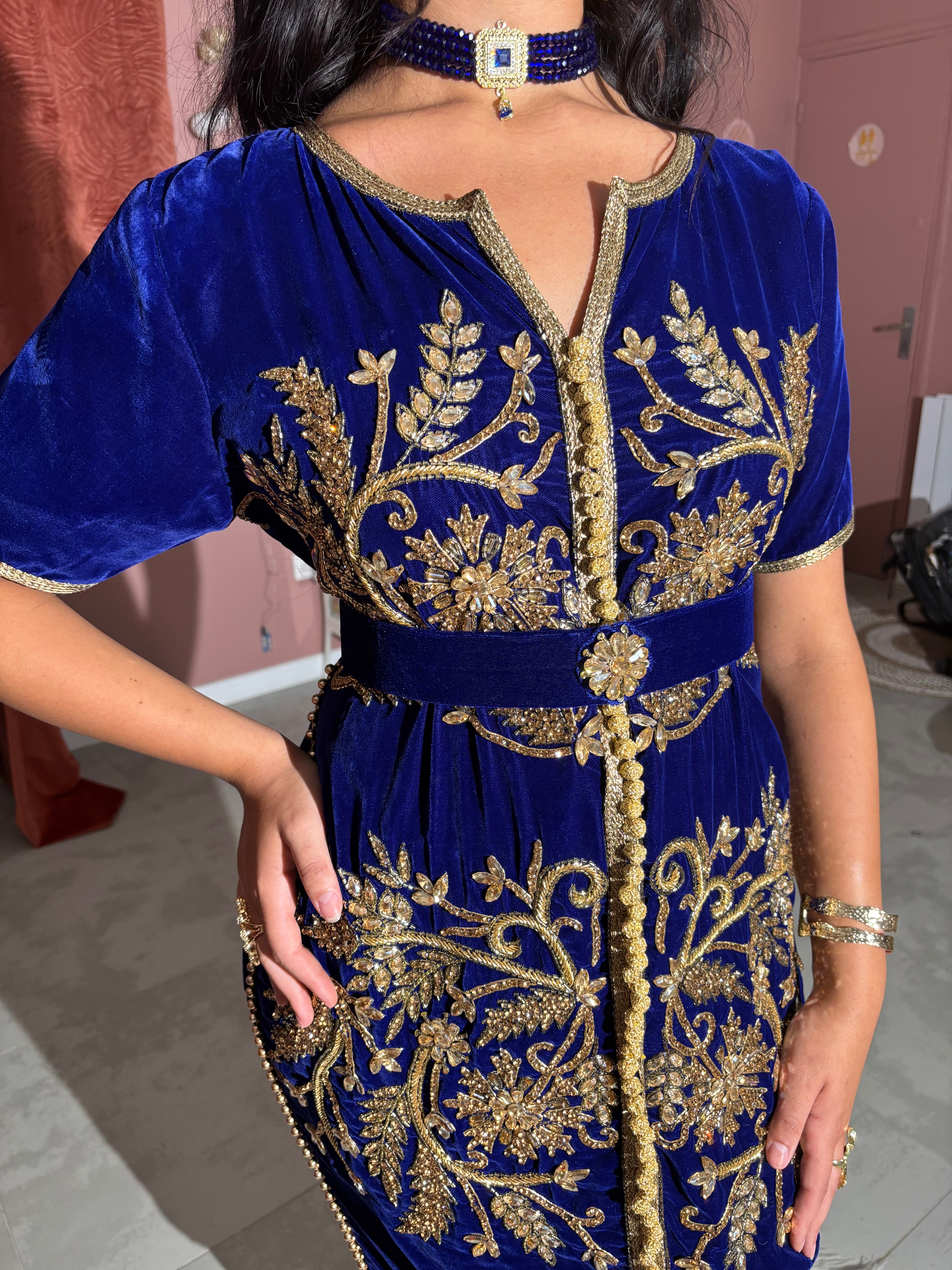 Caftan court bleu perlé "Nouria"