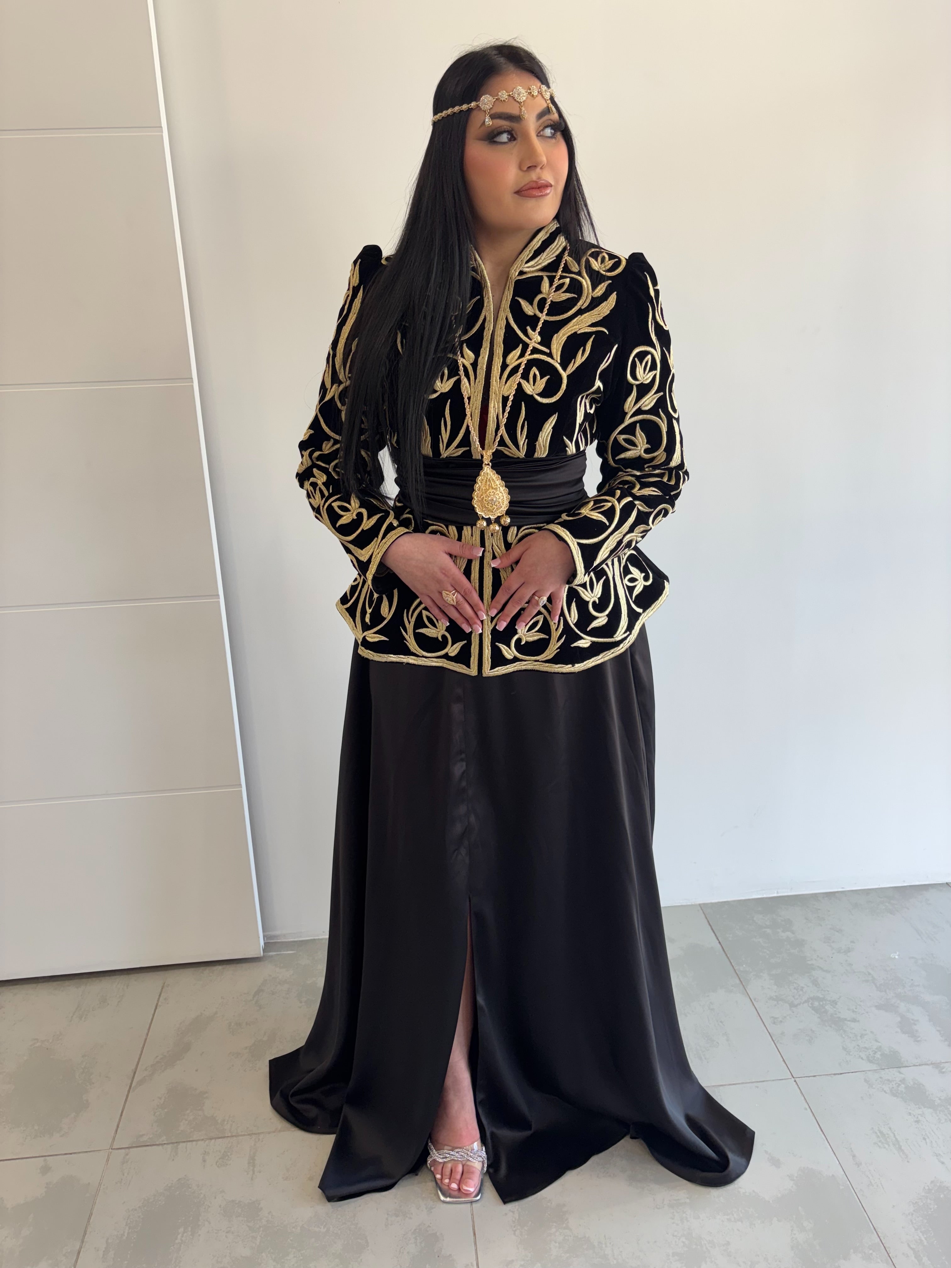 Karakou brodé noir
