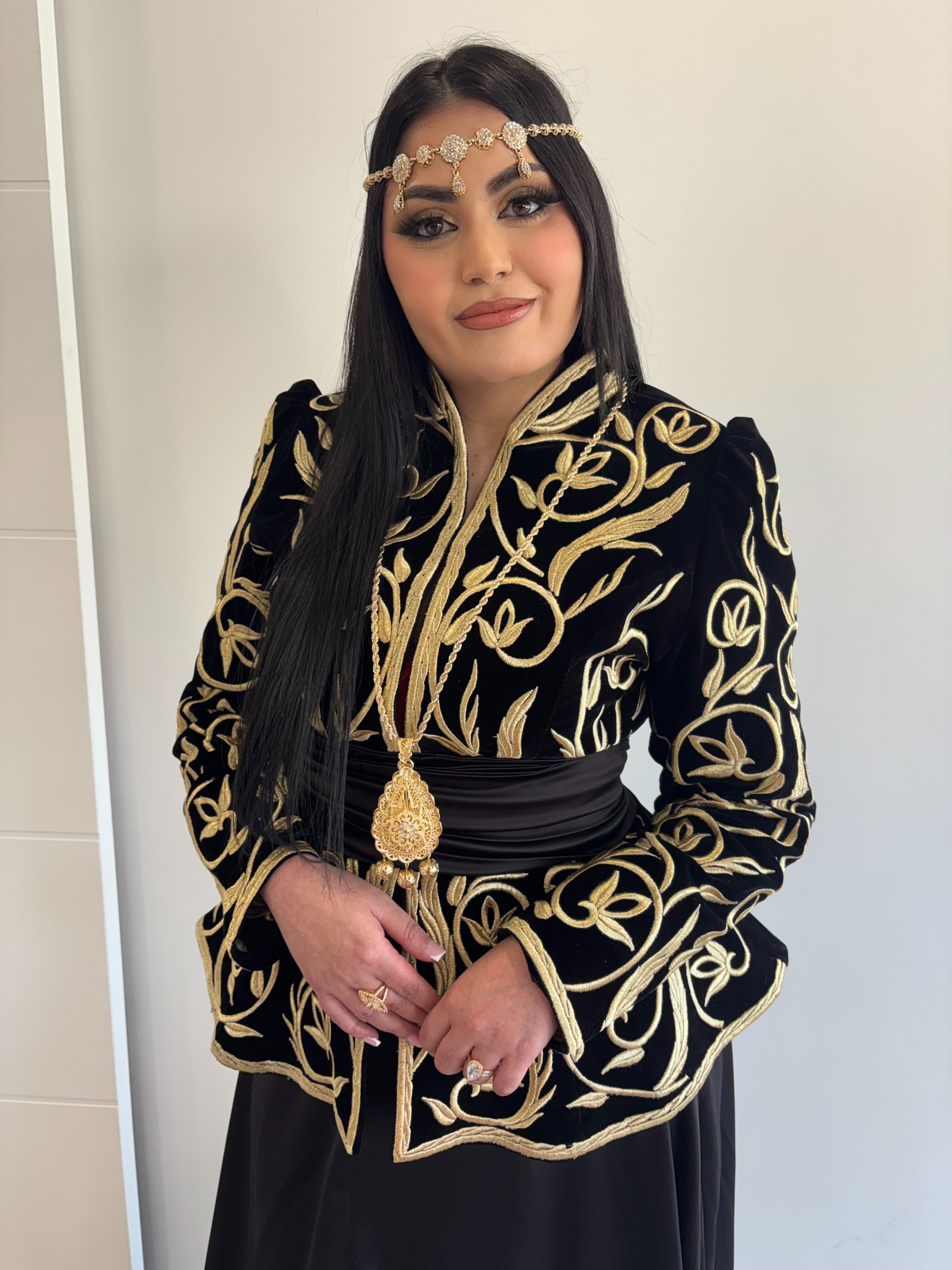 Karakou brodé noir