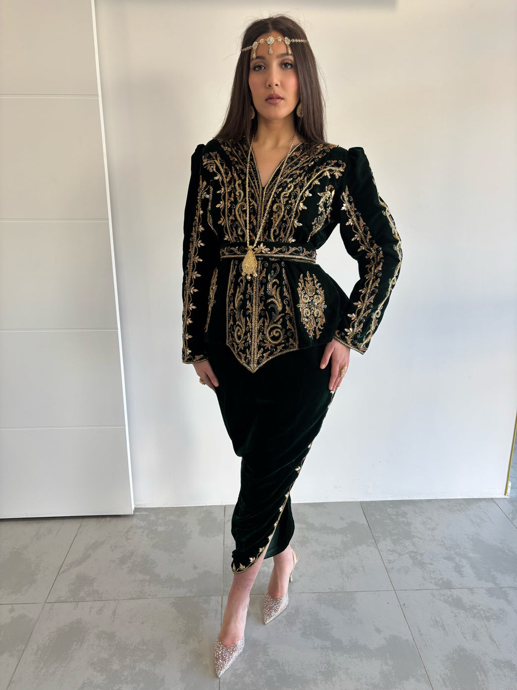 Karakou traditionnel vert en velours et doré