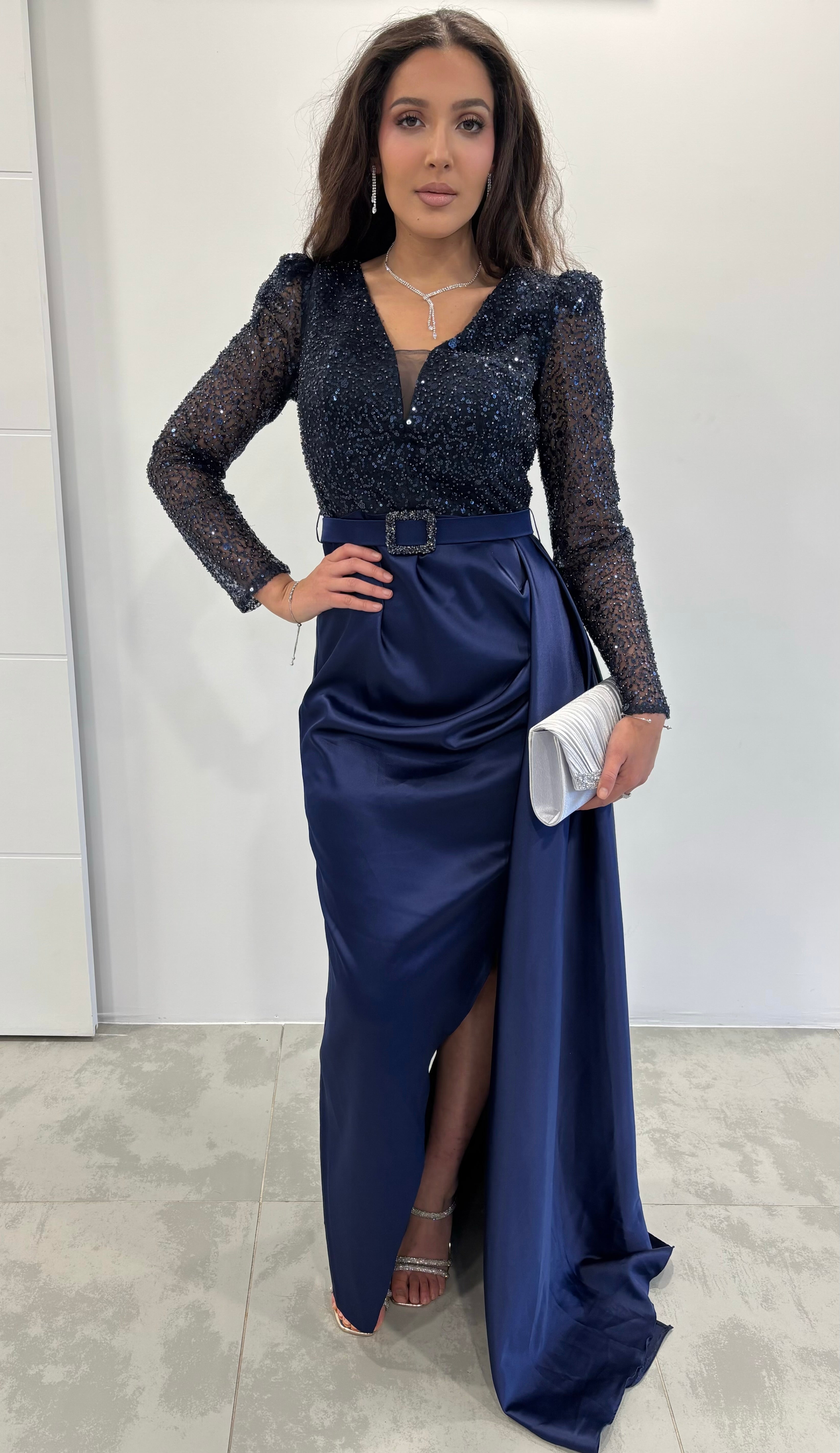 Robe de soirée bleue marine satinée "Nalya"