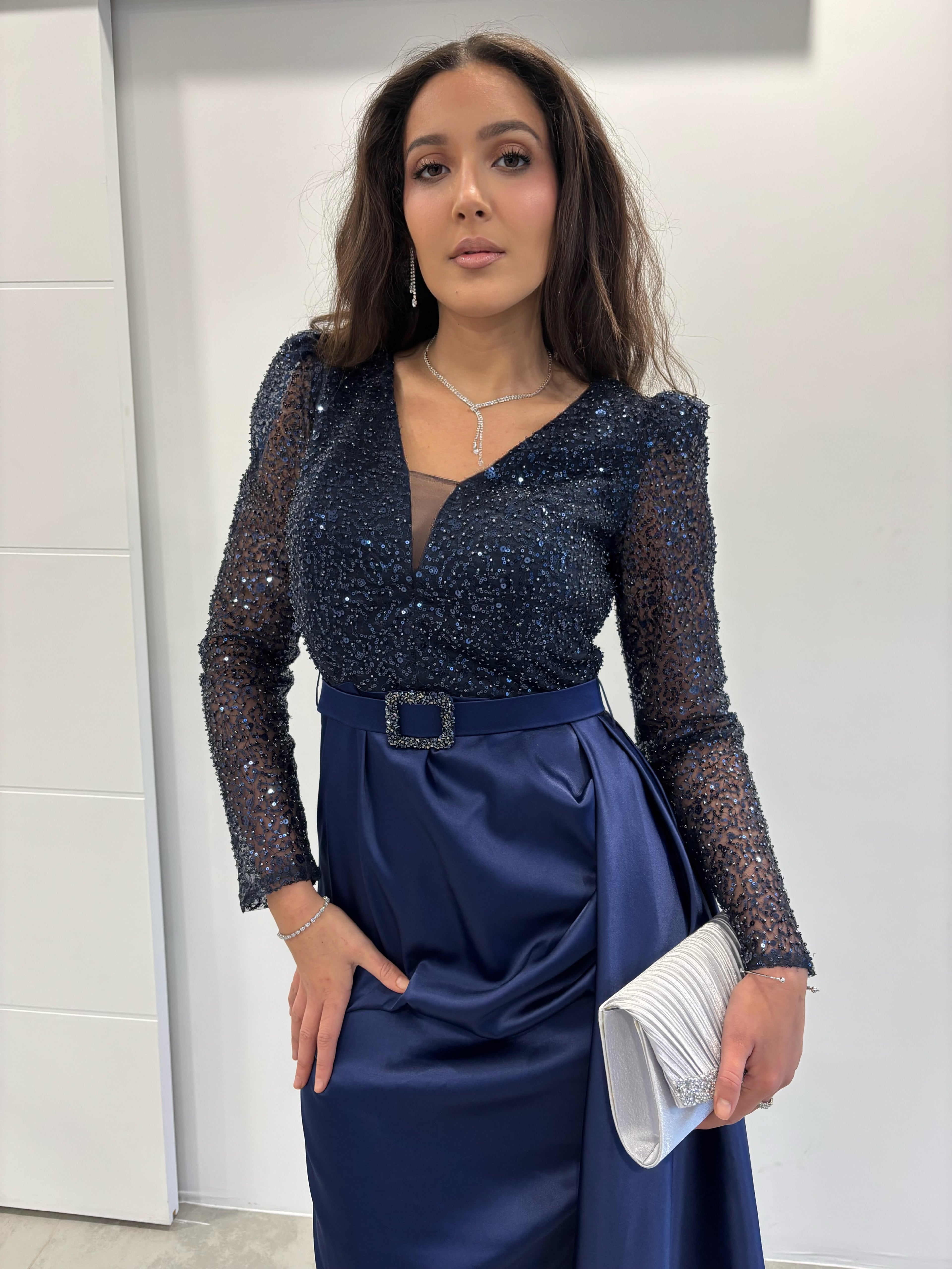Robe de soirée bleue marine satinée "Nalya"