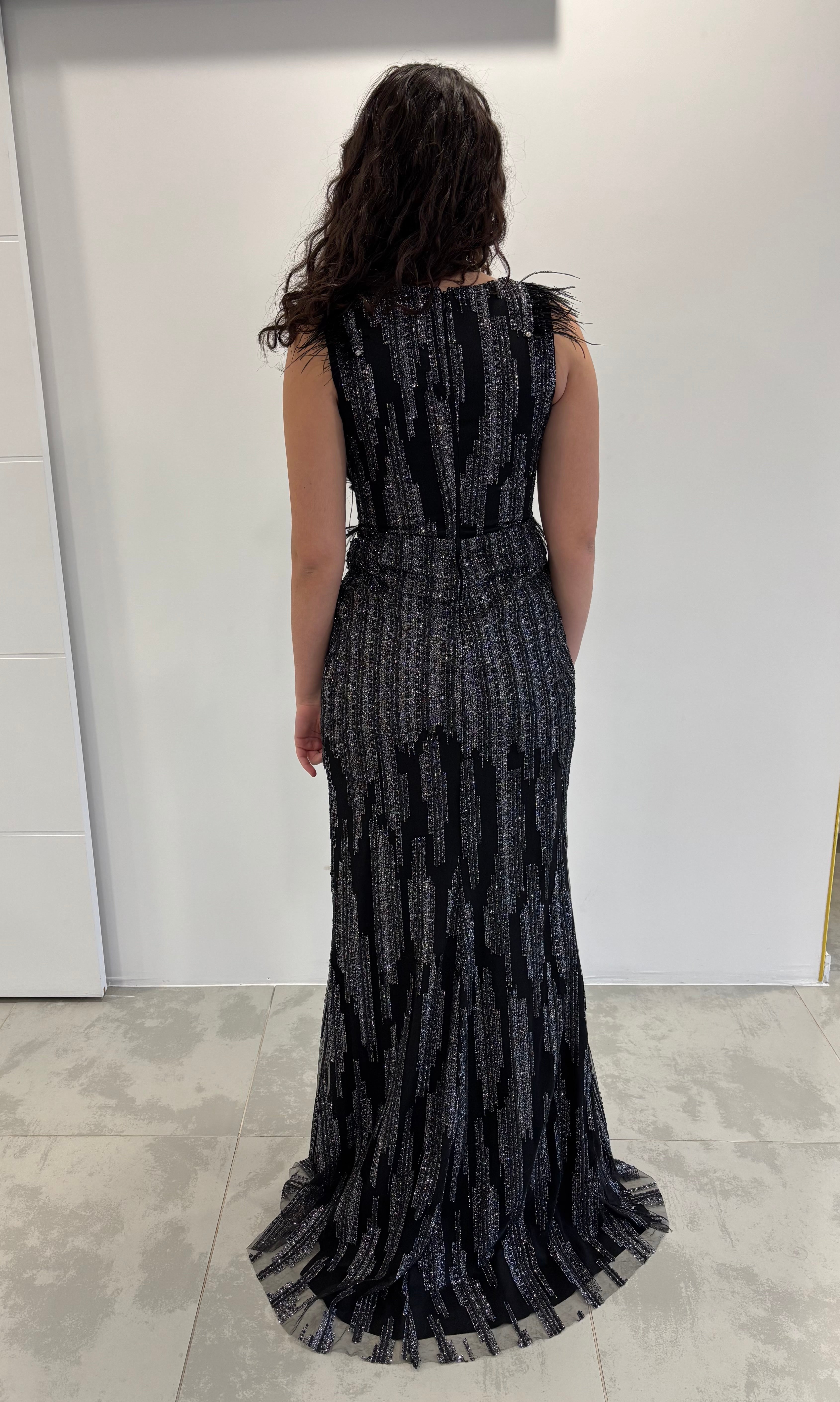 Robe de soirée noire pailletée “Valentina”