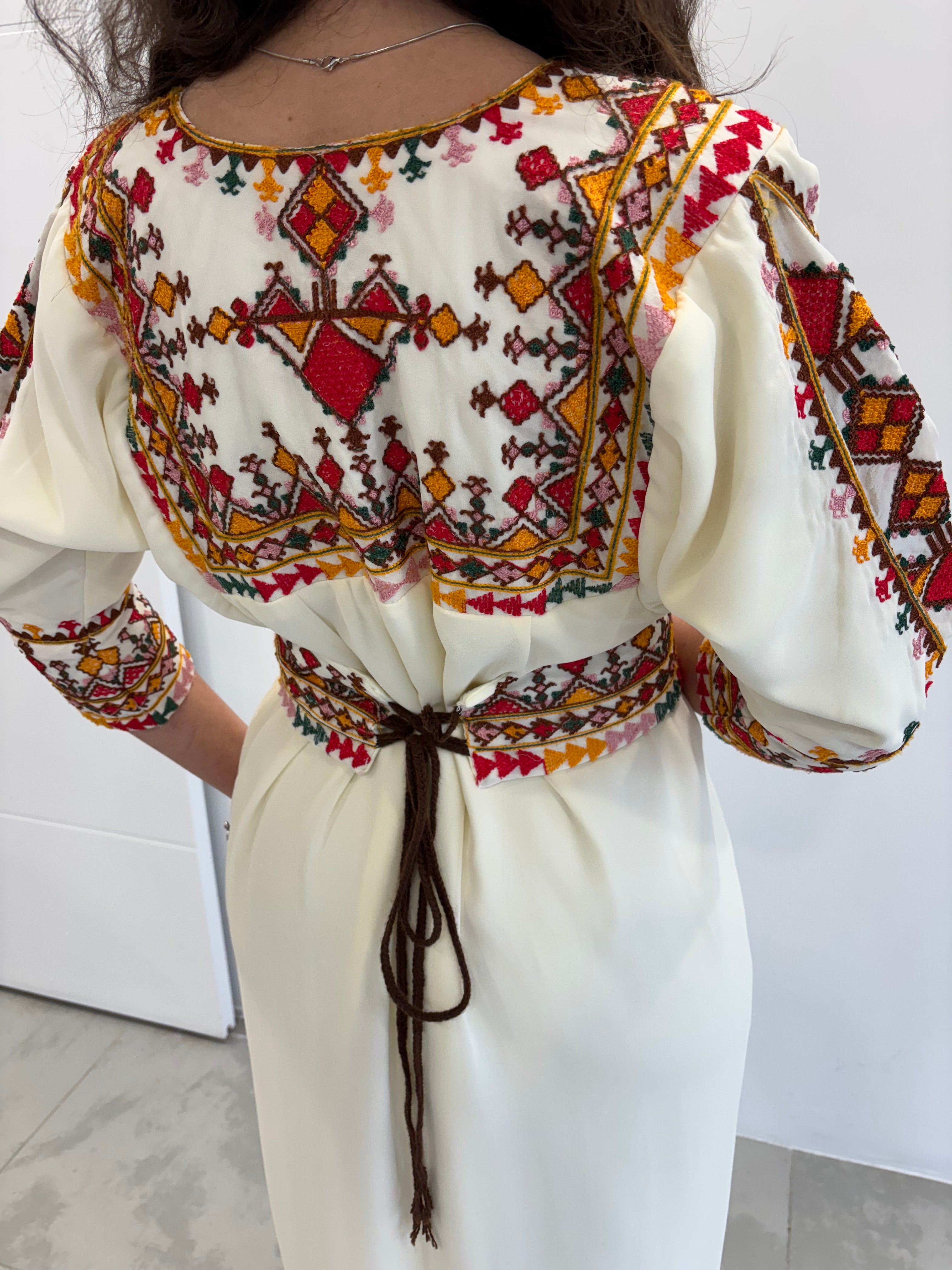 Robe Kabyle ivoire “Tassadit”