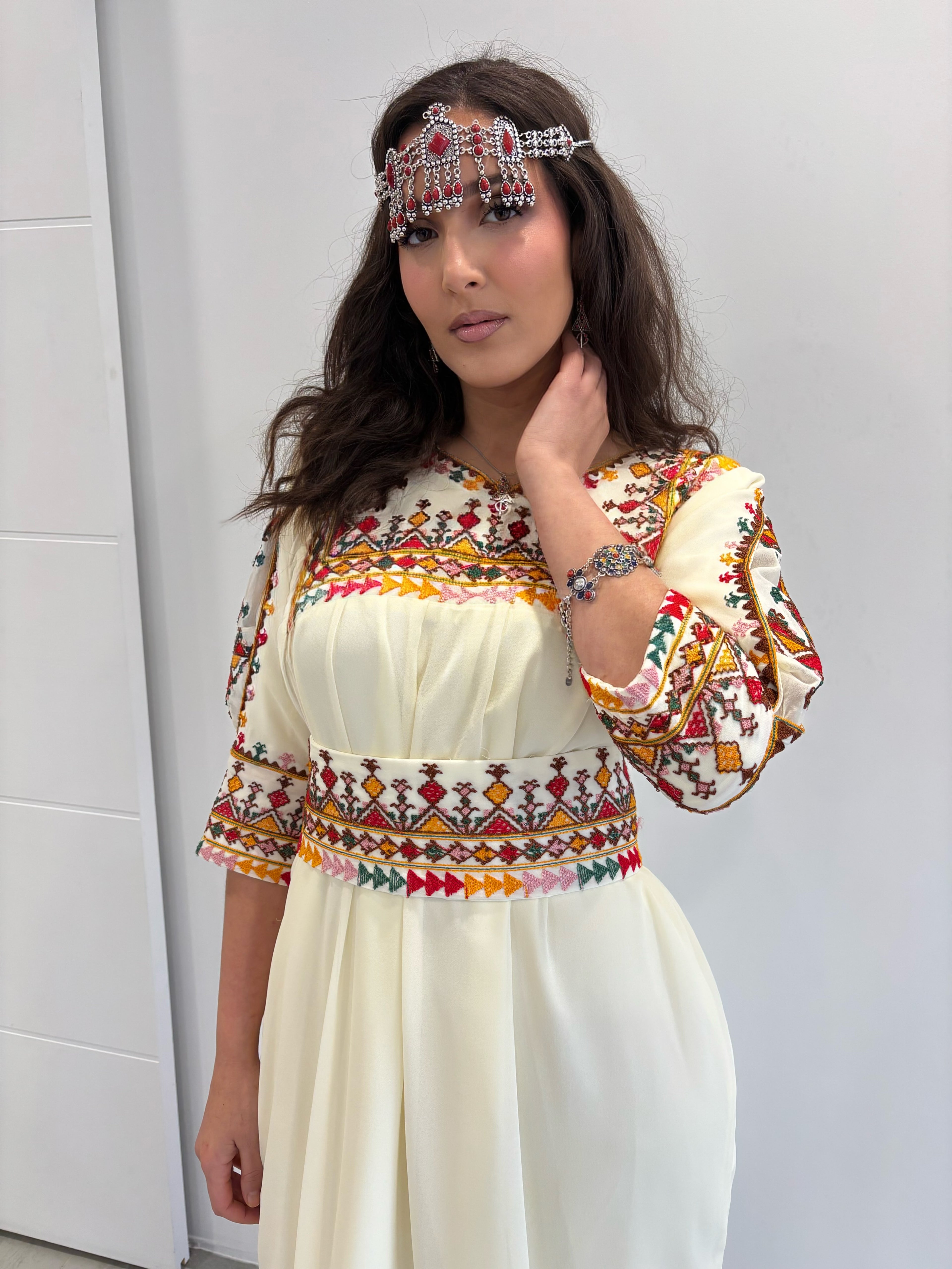 Robe Kabyle ivoire “Tassadit”