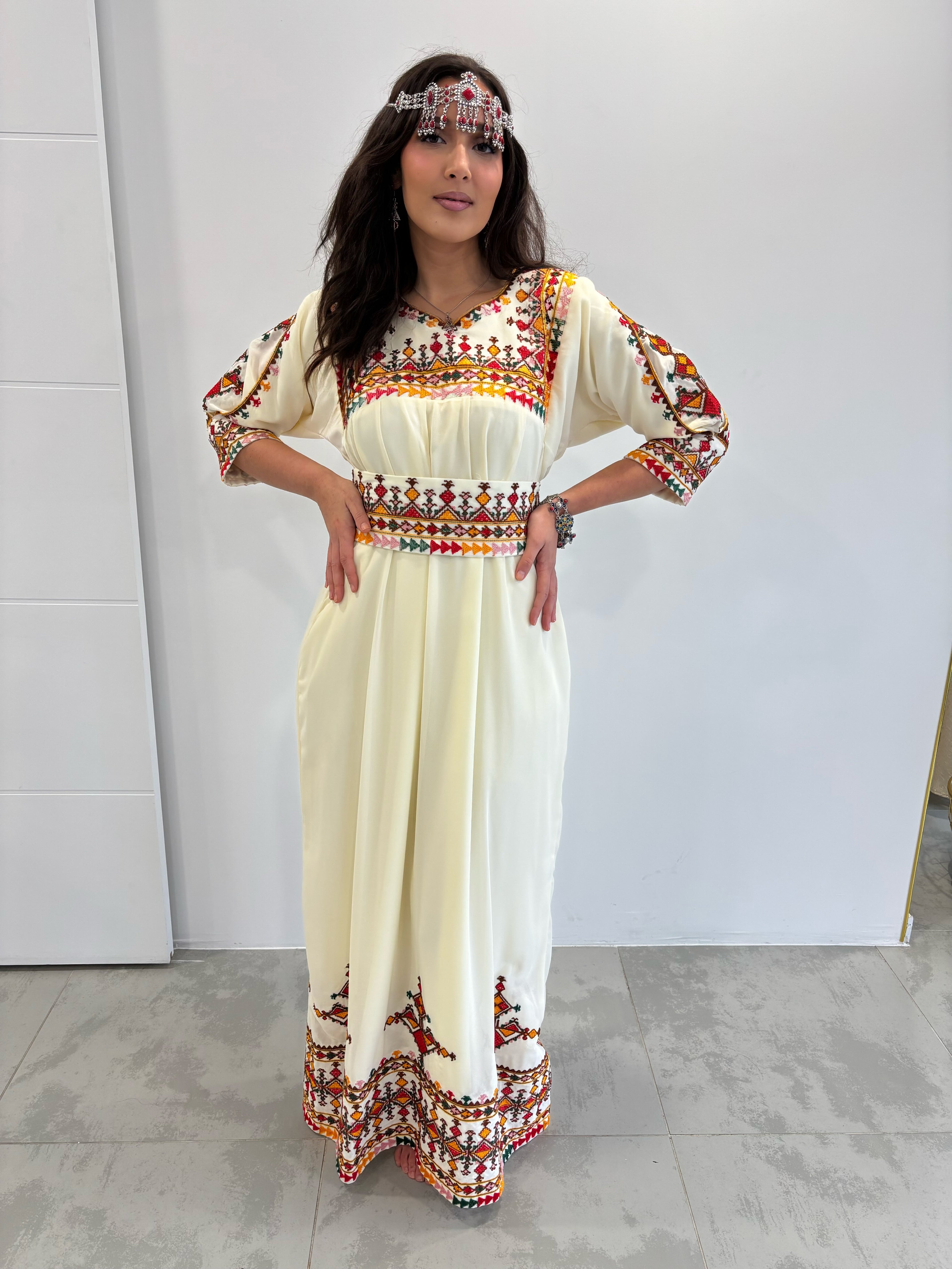 Robe Kabyle ivoire “Tassadit”