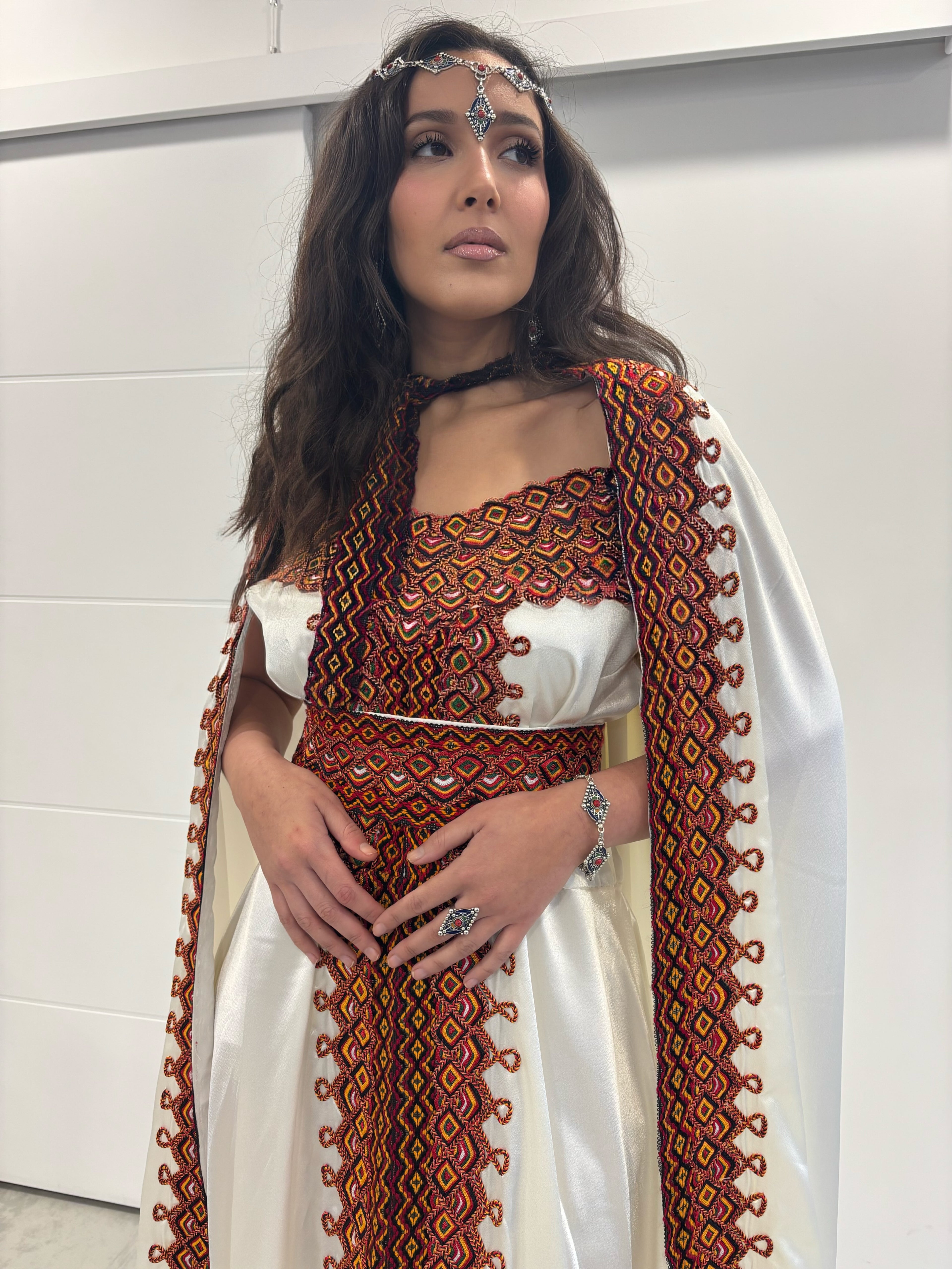 Robe Kabyle mariée « Lalla Numidia » – Héritage Royal & Élégance Ancestrale