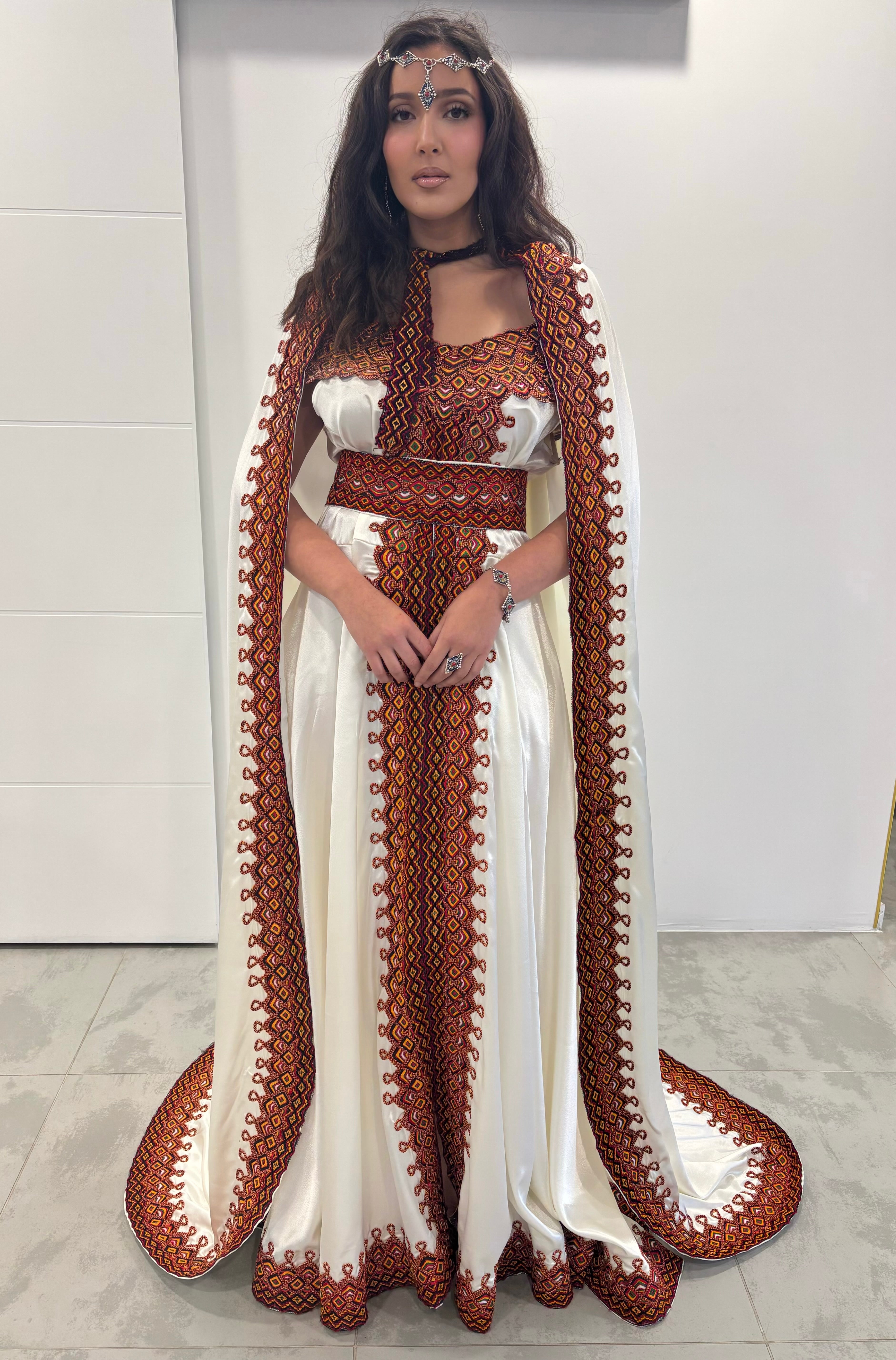 Robe Kabyle mariée « Lalla Numidia » – Héritage Royal & Élégance Ancestrale