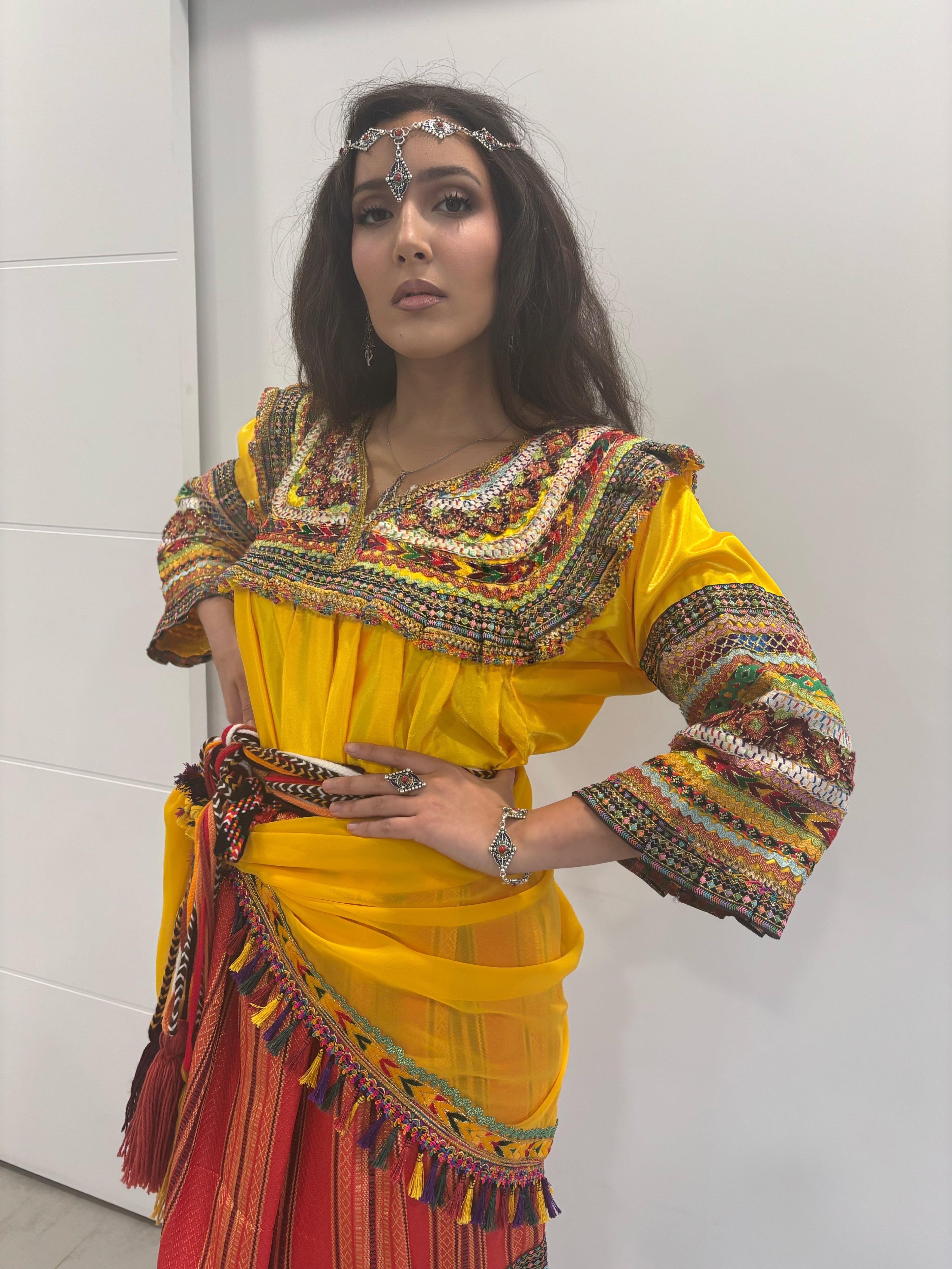 Robe Kabyle Invitée jaune – Modèle “Nour”