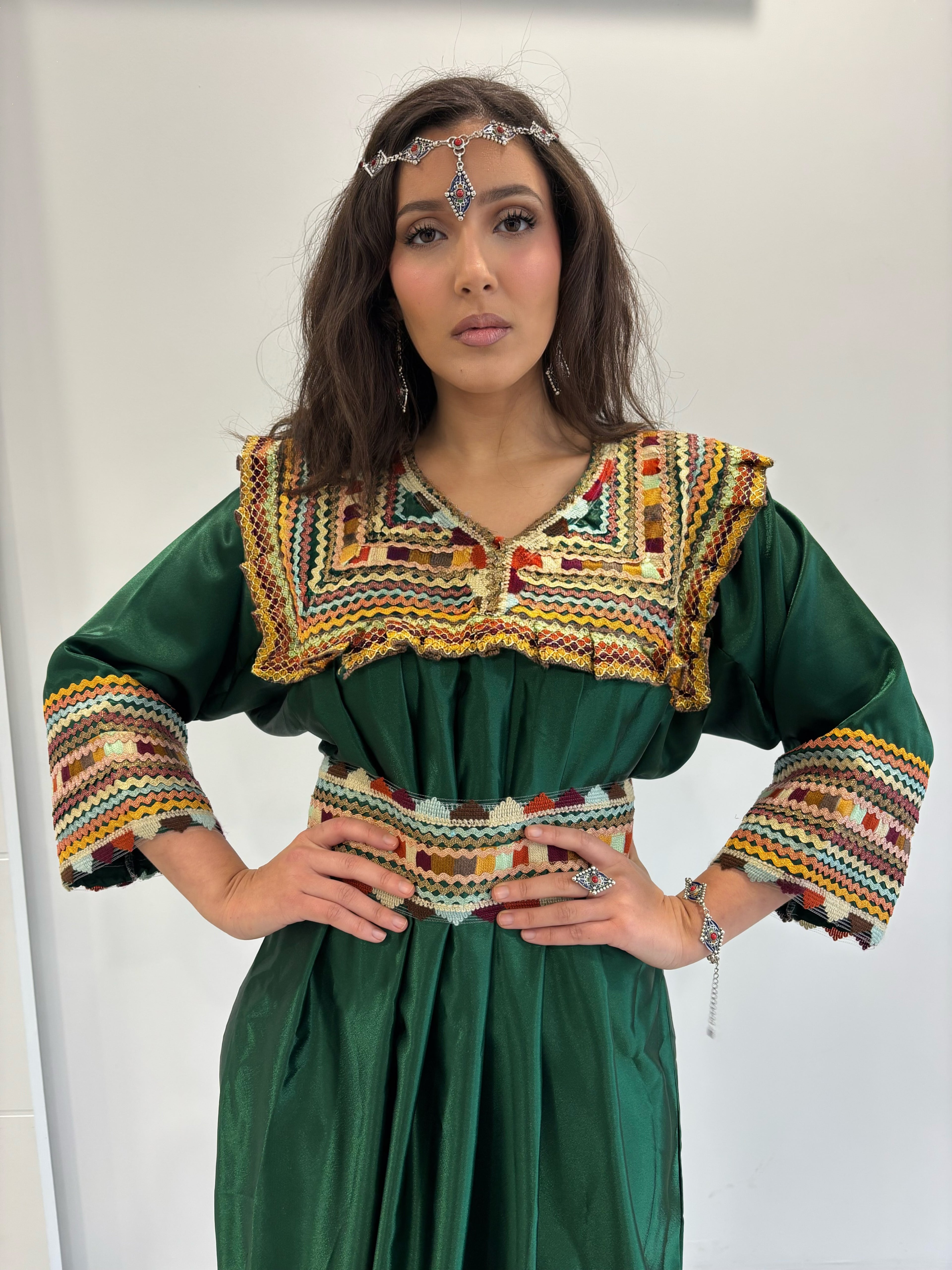 Robe kabyle verte invitée « TAFAT »