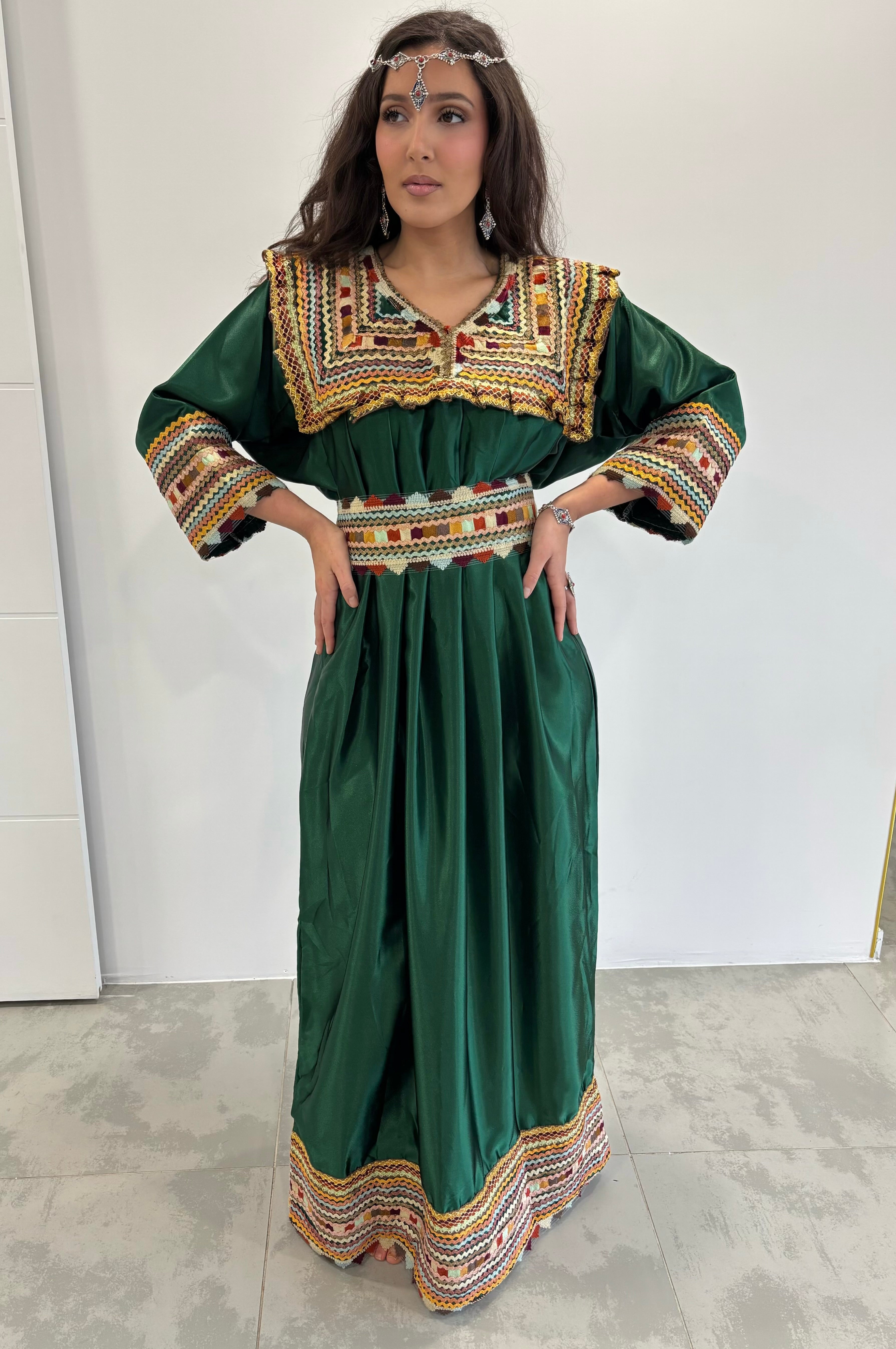 Robe kabyle verte invitée « TAFAT »