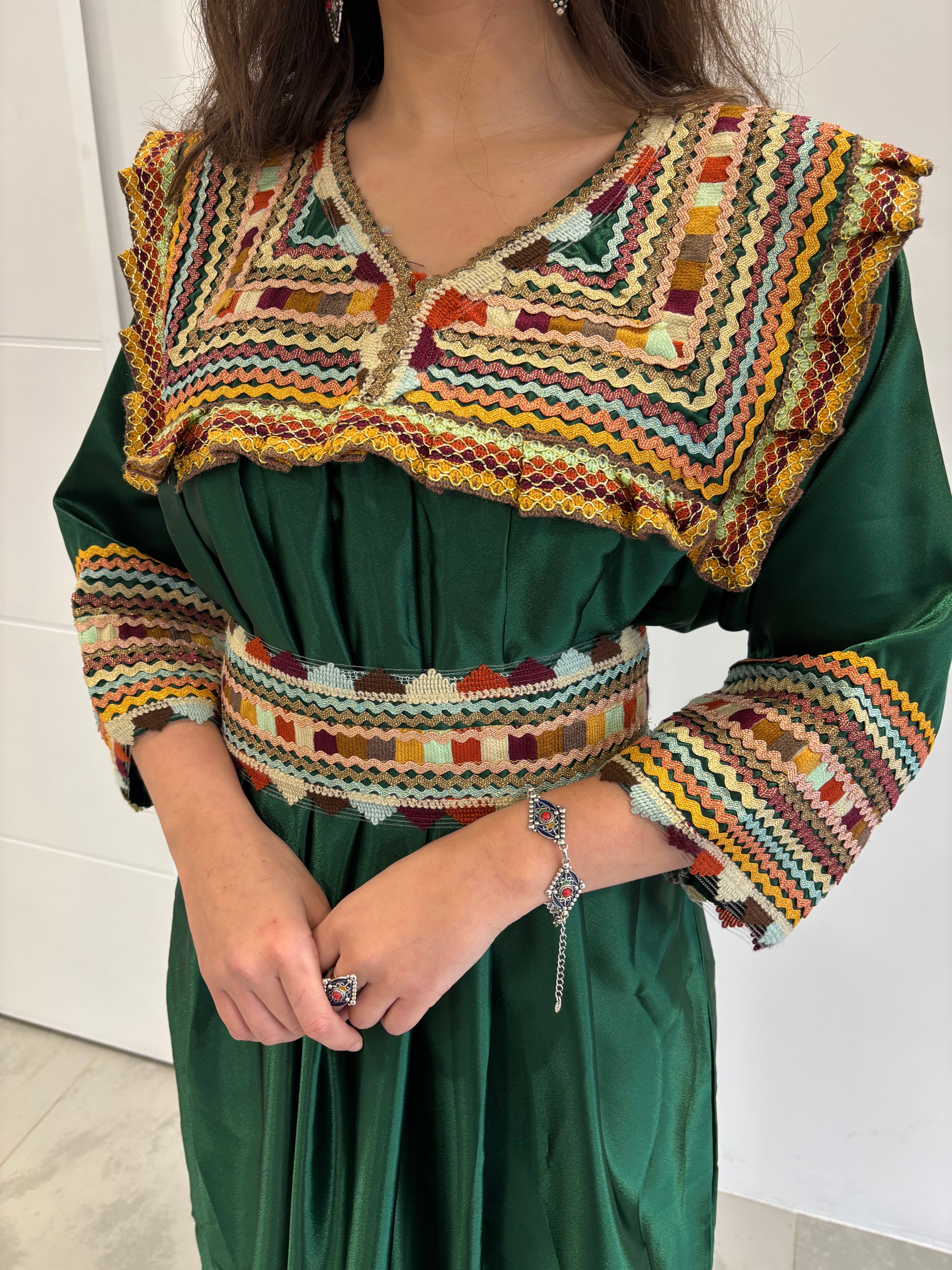 Robe kabyle verte invitée « TAFAT »