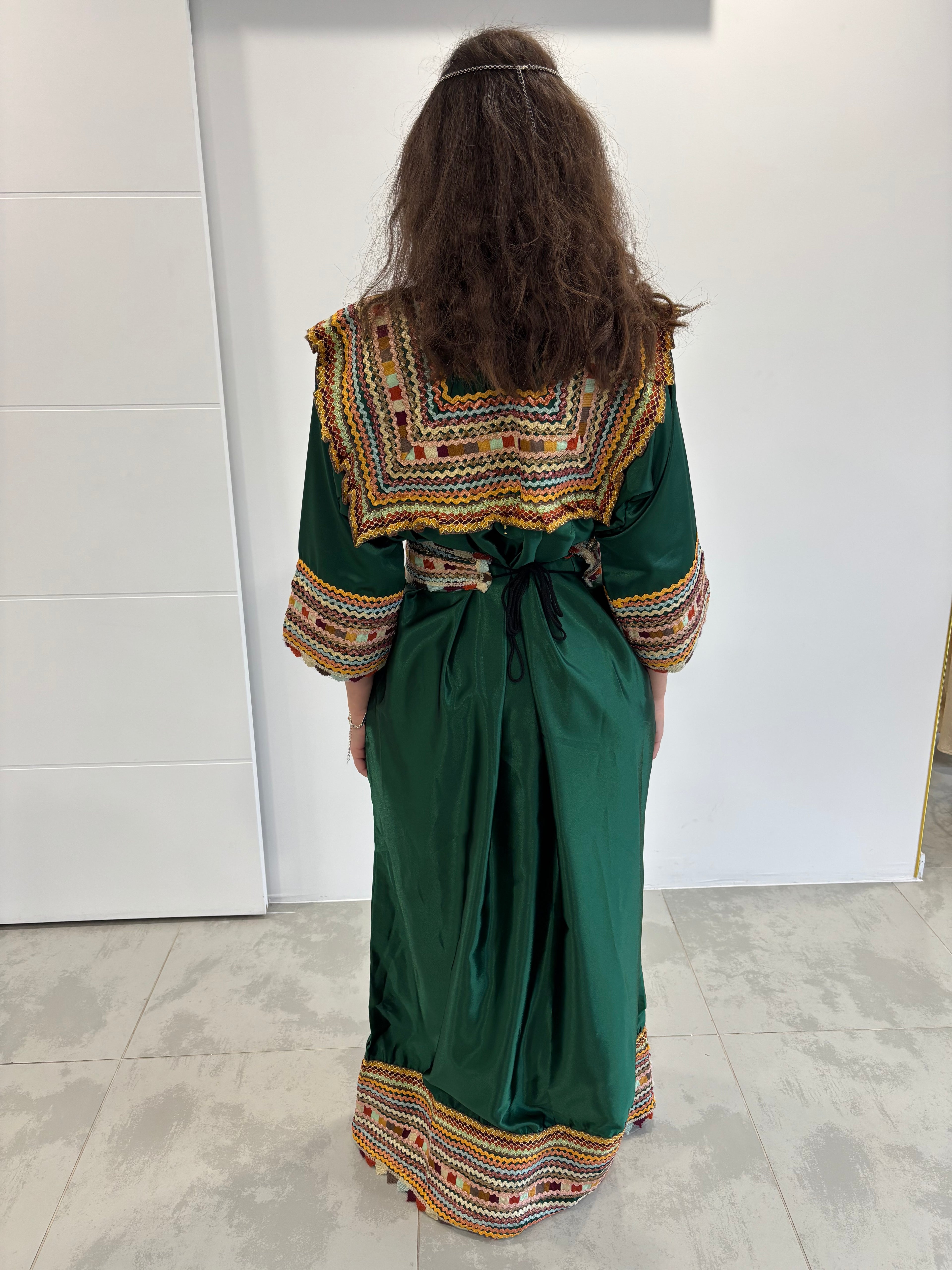 Robe kabyle verte invitée « TAFAT »