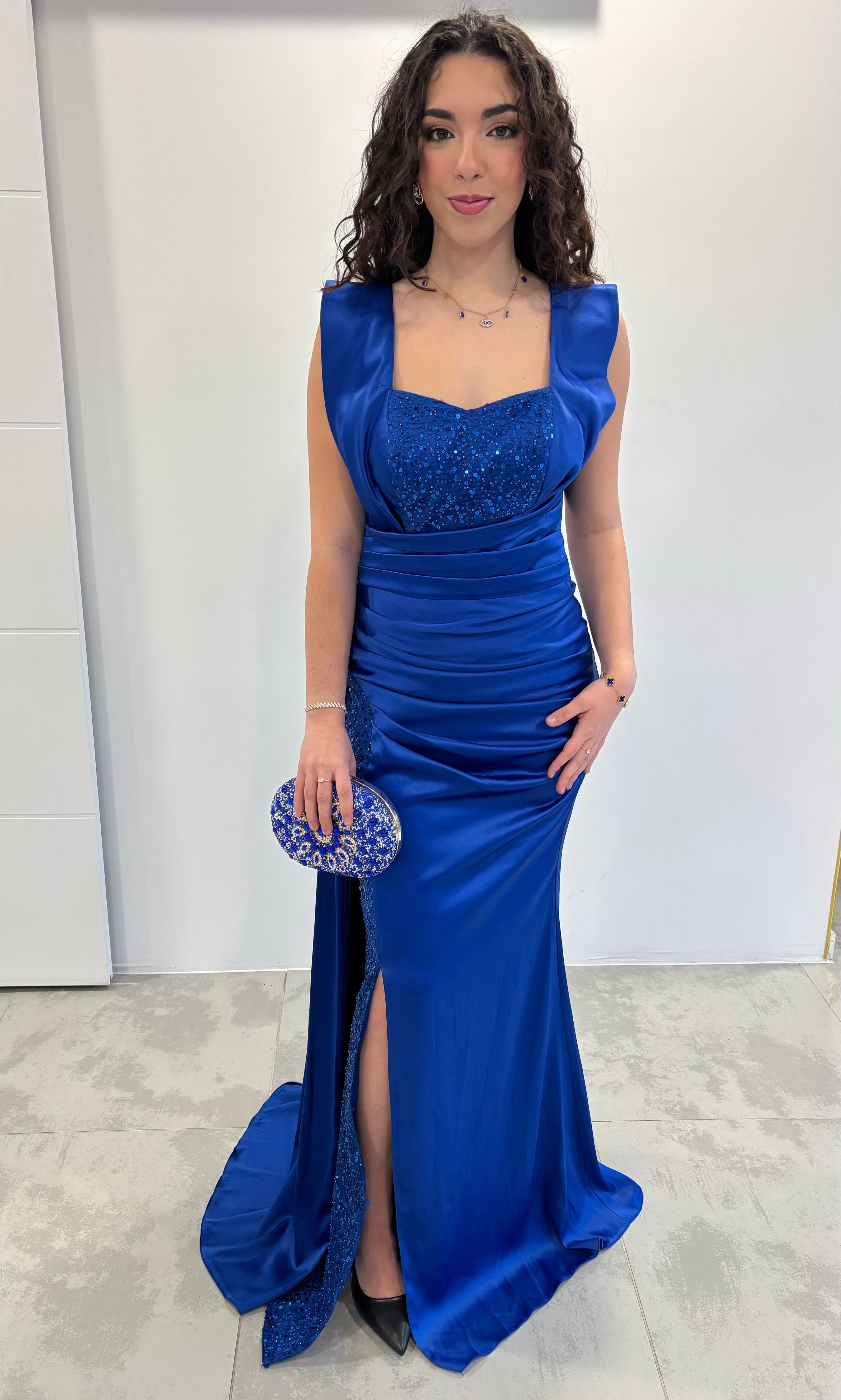 Robe de soirée satinée bleu royal – Élégance & raffinement absolu