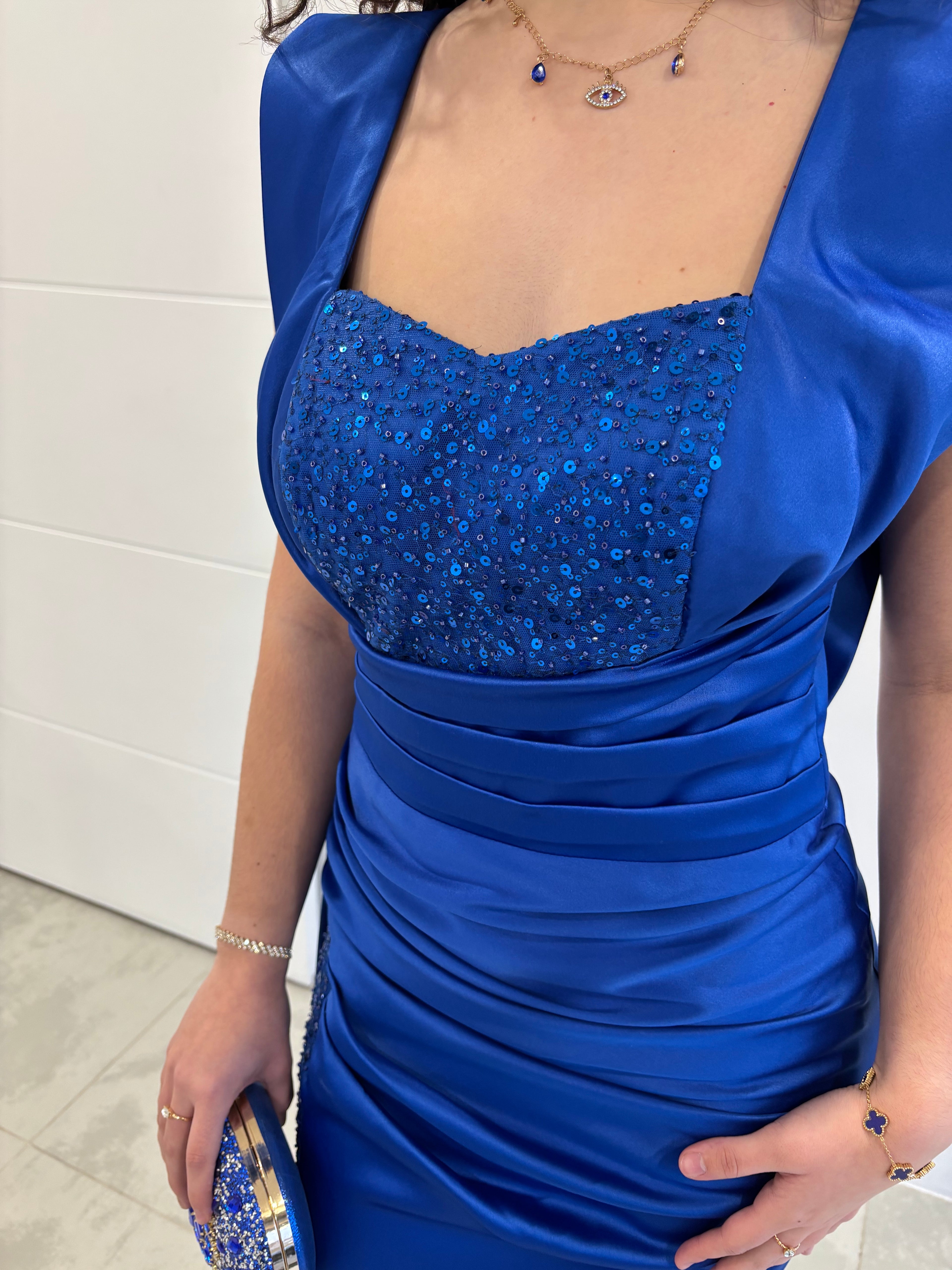 Robe de soirée satinée bleu royal – Élégance & raffinement absolu