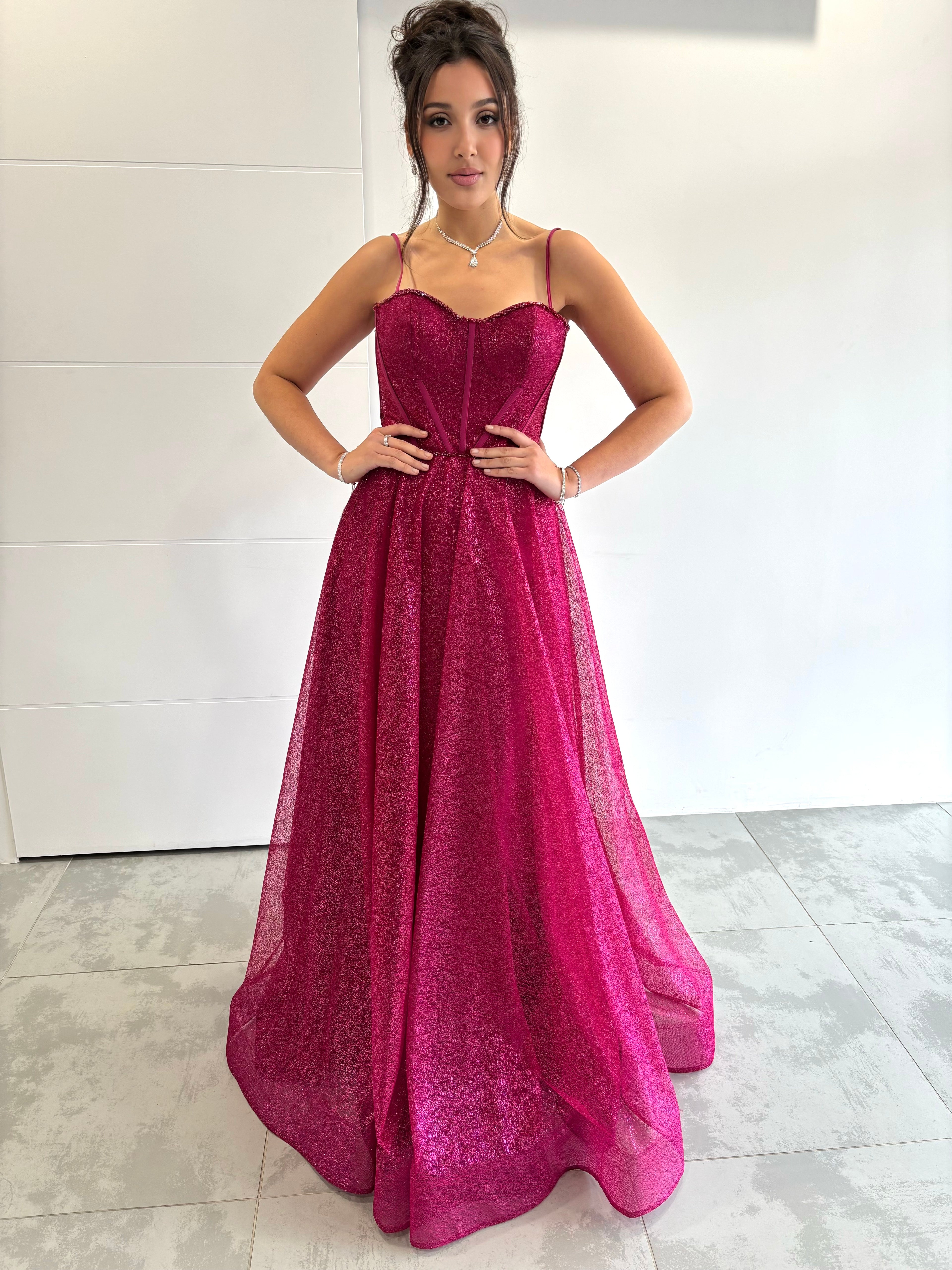 Robe longue évasée rose pailletée à bretelles fines avec bustier style corset