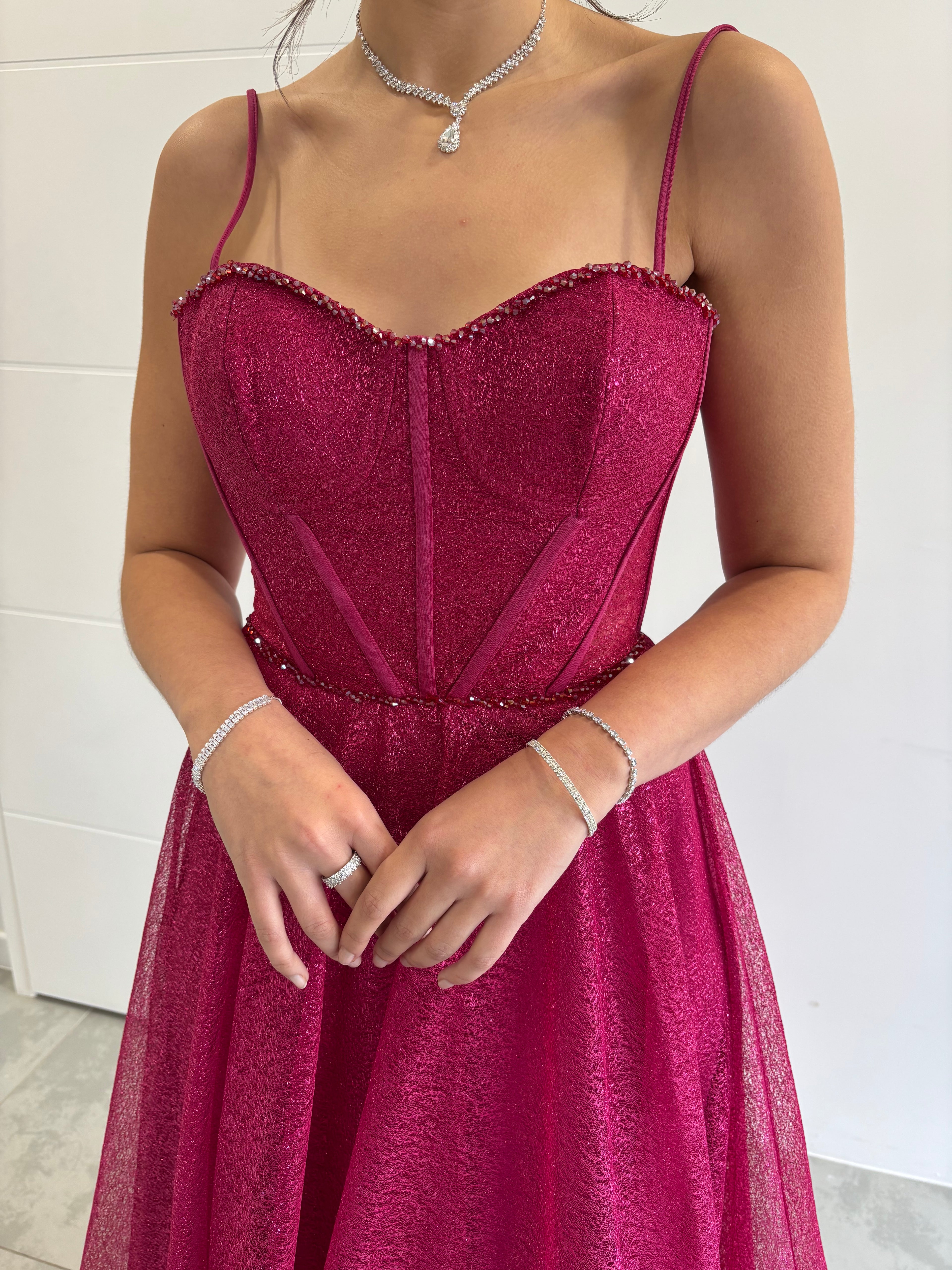 Robe longue évasée rose pailletée à bretelles fines avec bustier style corset