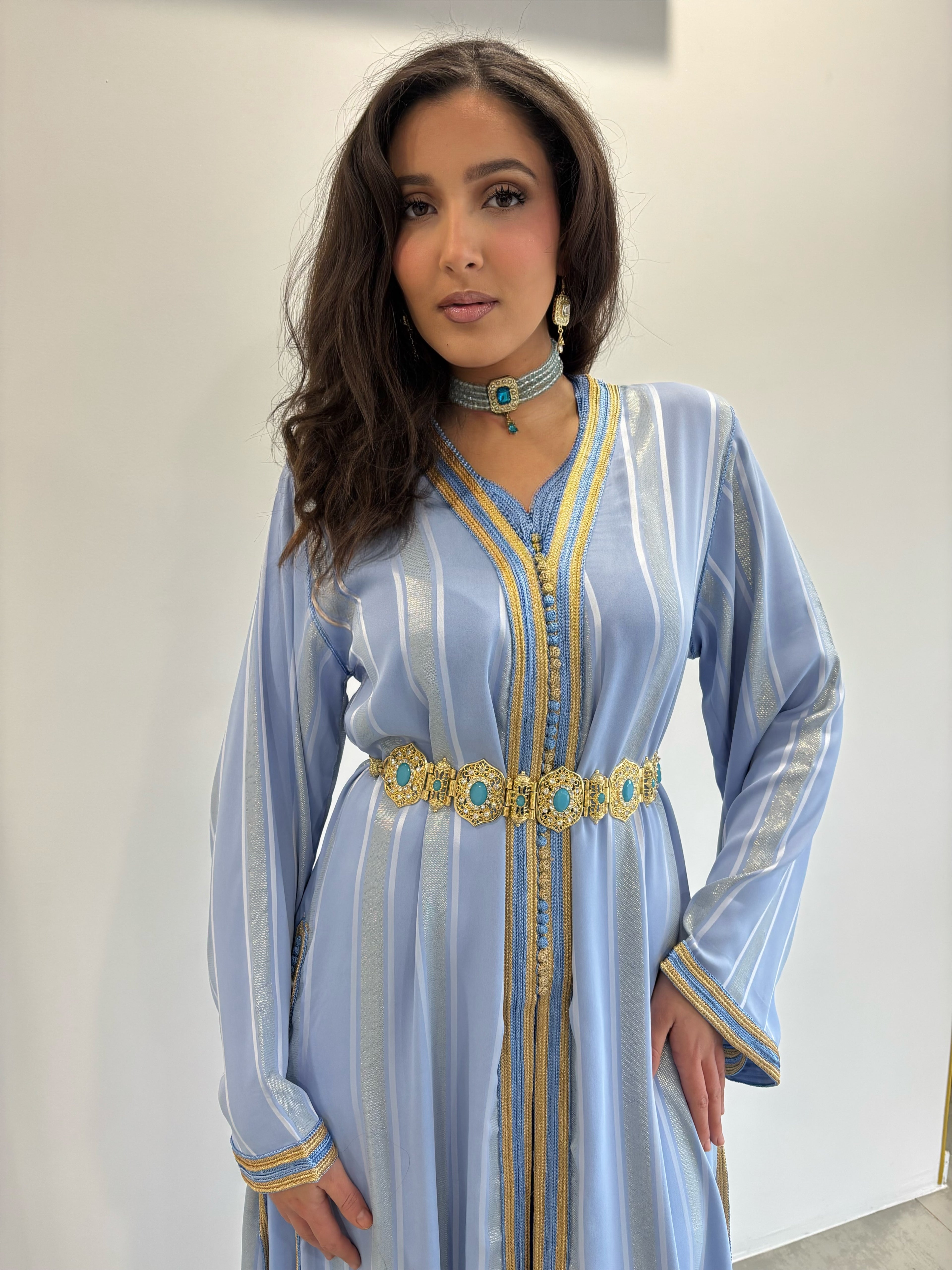 Takchita bleue “Aïcha” – Élégance Lumineuse